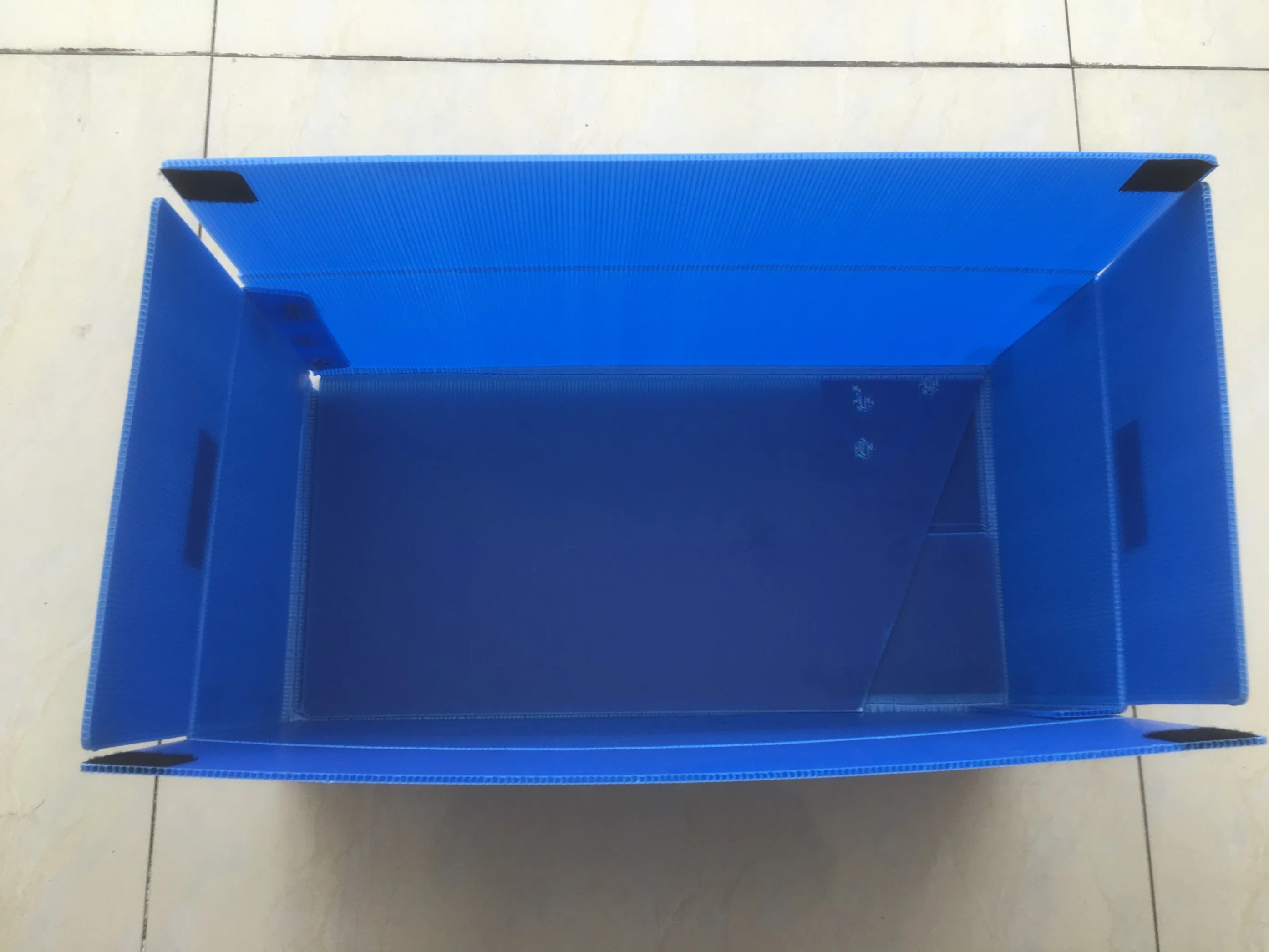 Light-Weight Damp-Proof Plastic Hollow Board Container PP Corrugated Storage Boxes