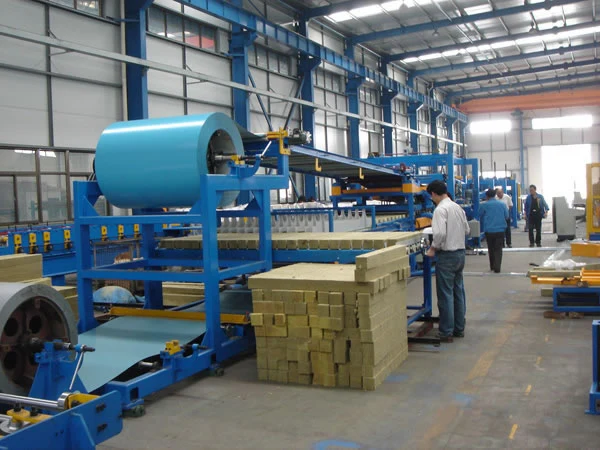 Automatic Sandwich Panel Making Machine EPS Rock Wool Steel Sandwich Panel Foam Sheet Roll Forming Machine Production Line