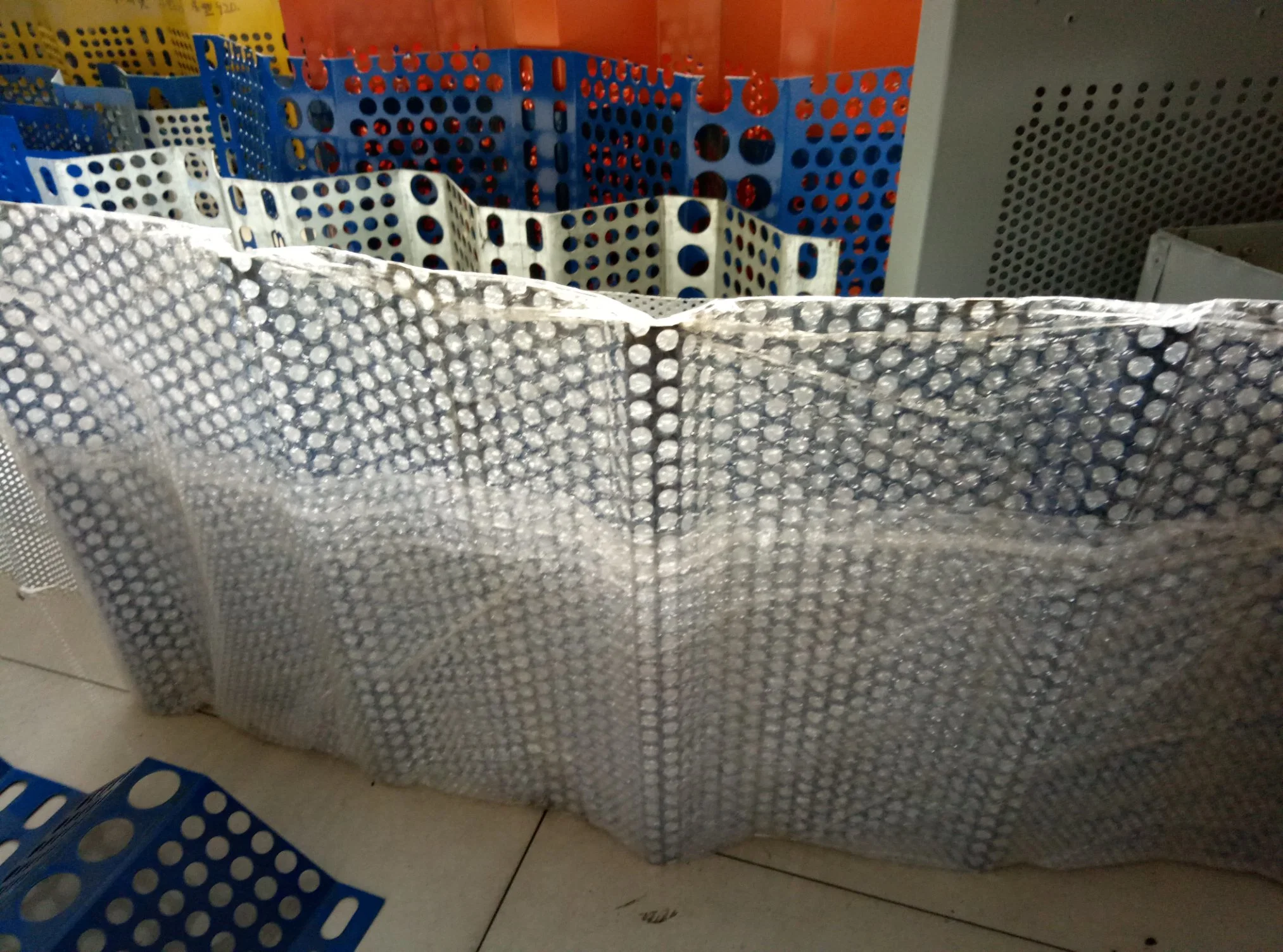 Single Peak Windbreak Net Fencing/Perforated Wind Fence Made From Galvanised Steel Panel Wind Dust Net