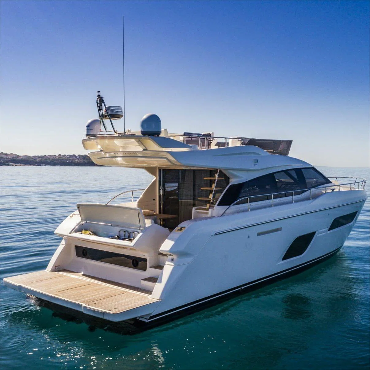 State-of-The-Art High-Quality 14-Meter Yacht with Voice-Activated Controls