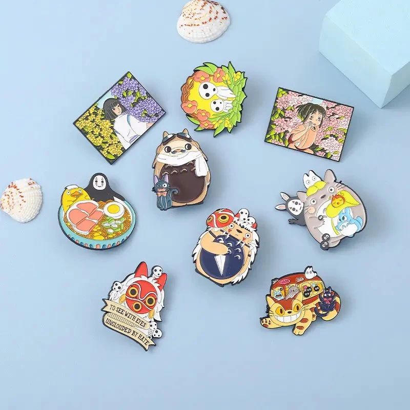 Cartoon Soft Enamel Flor de clavo con solapa PIN Cajas