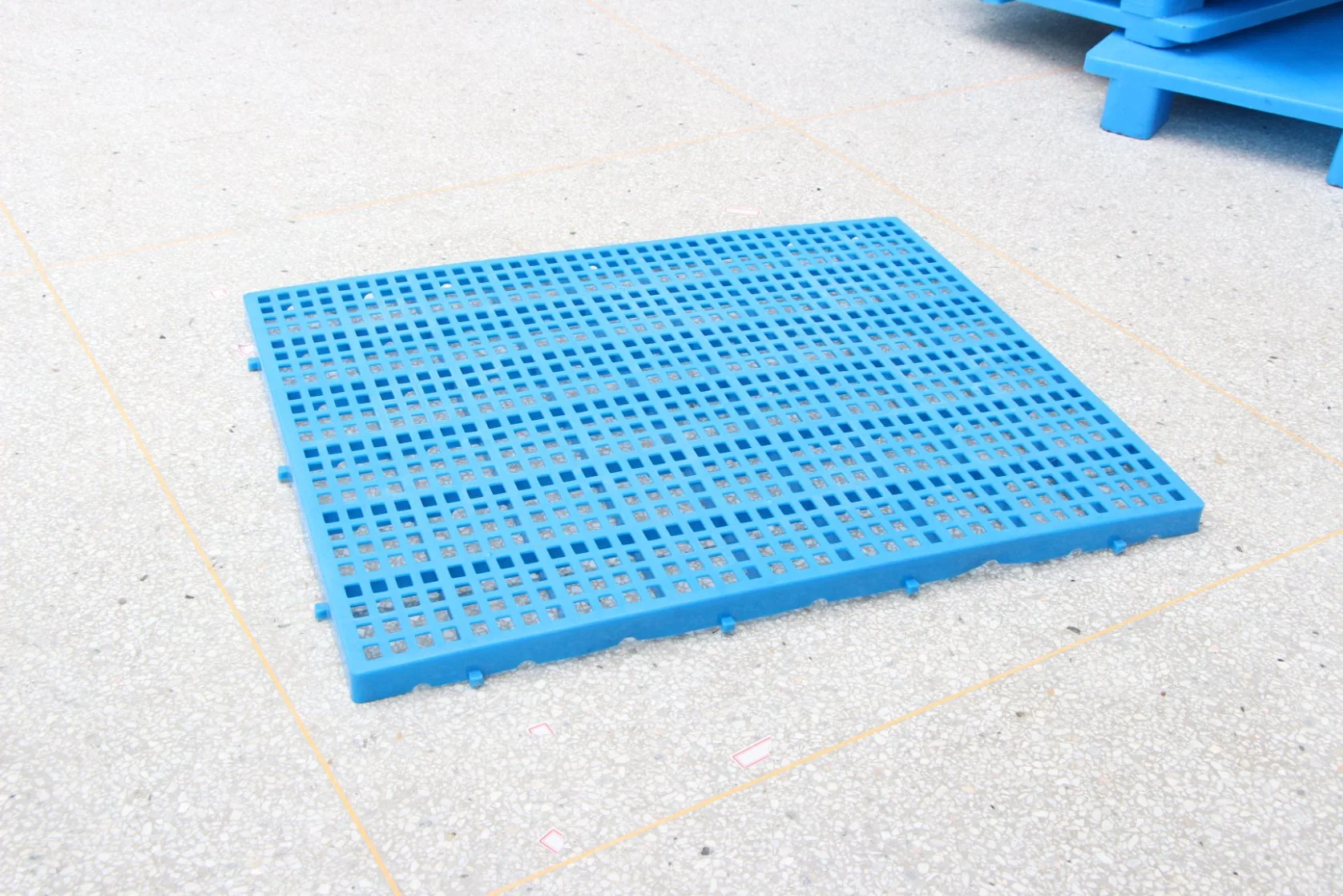 Ventilated Grid Surface HDPE Plastic Floor Board