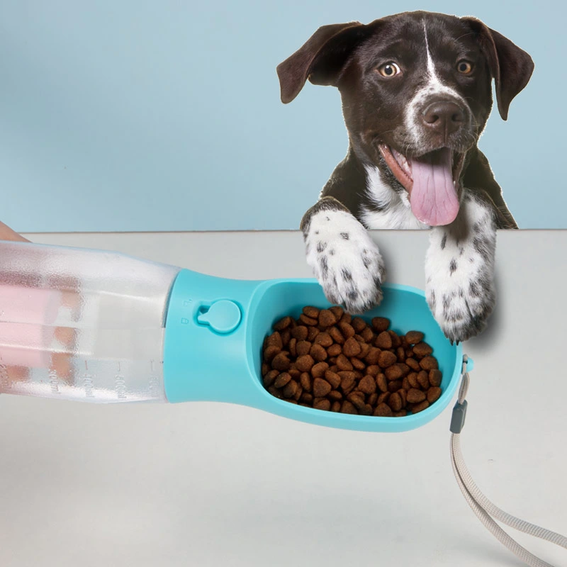 Três em um frasco de água para animais de estimação com recipiente para alimentos E dispensador de sacos de lixo