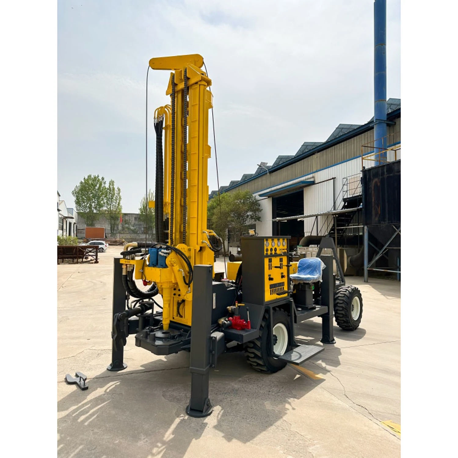 Well Drilling Rig Wh260 260m Diesel Hydraulic Water Well Drilling Rig Machineself-Propelled Wheel-Type Belt Opening and Closing Power Head