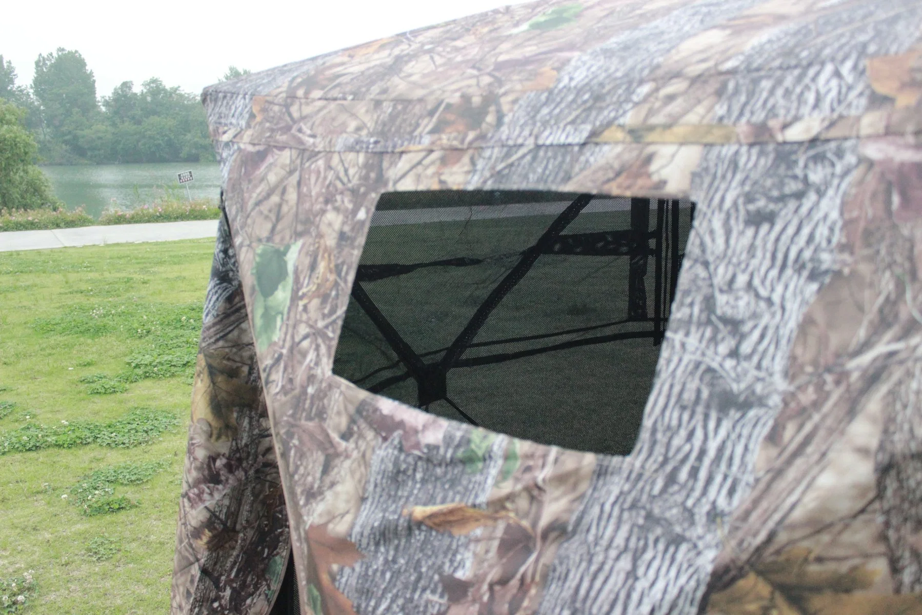 Dandelion Outdoors Hunting Black-Backed Camo Prevue Ground Blind Tent