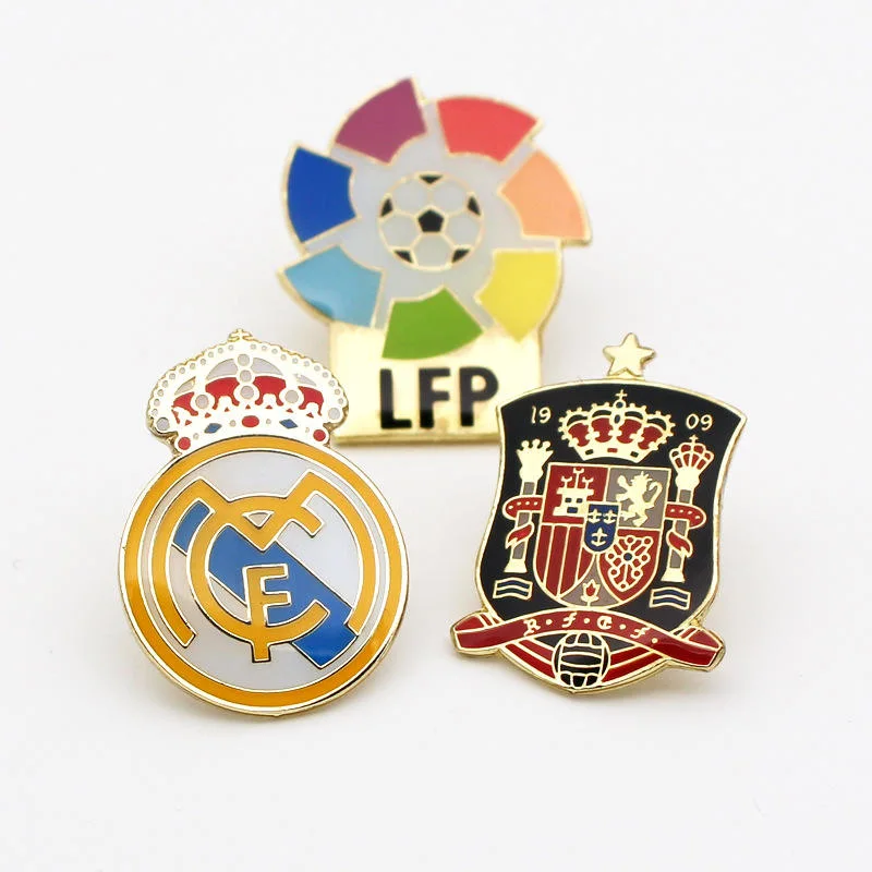 Custom Football Metal Pin Badge Football Commemorative Birthday Gift Metal Crafts