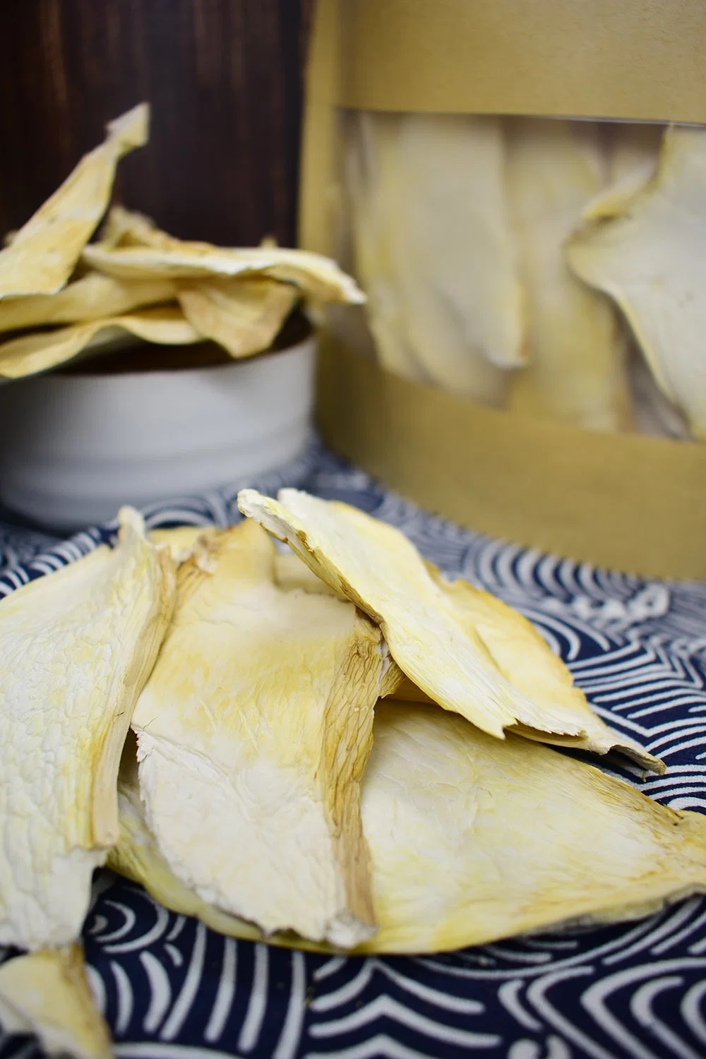 Pleurotus eryngii séchées au soleil de gros morceaux de champignons comestibles