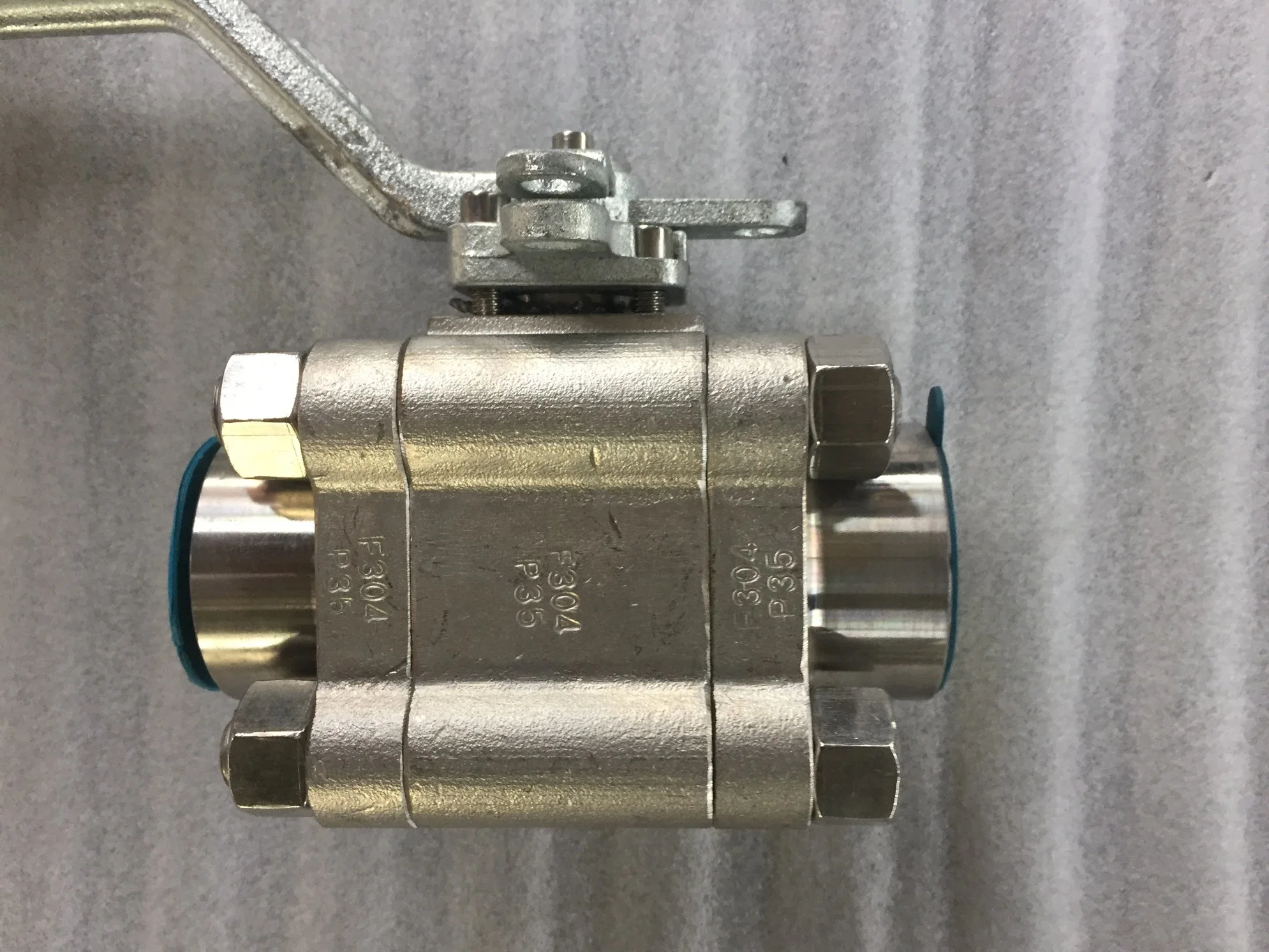 NPT Threaded 3 Piece Ball Valve F304 Class 800 1 Inch