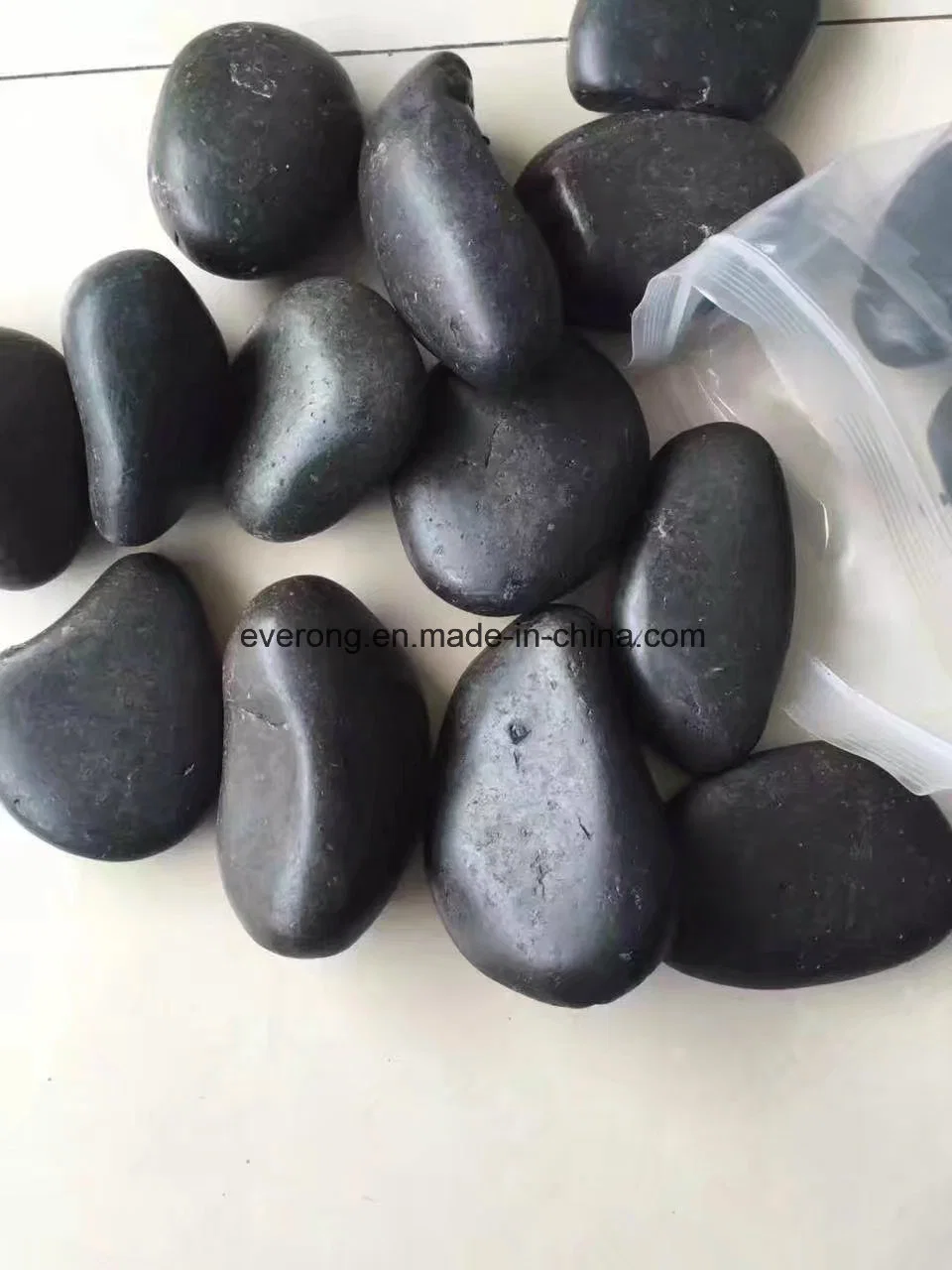 Popular Decorative Garden Black /White /Red/Yellow Stone Pebble