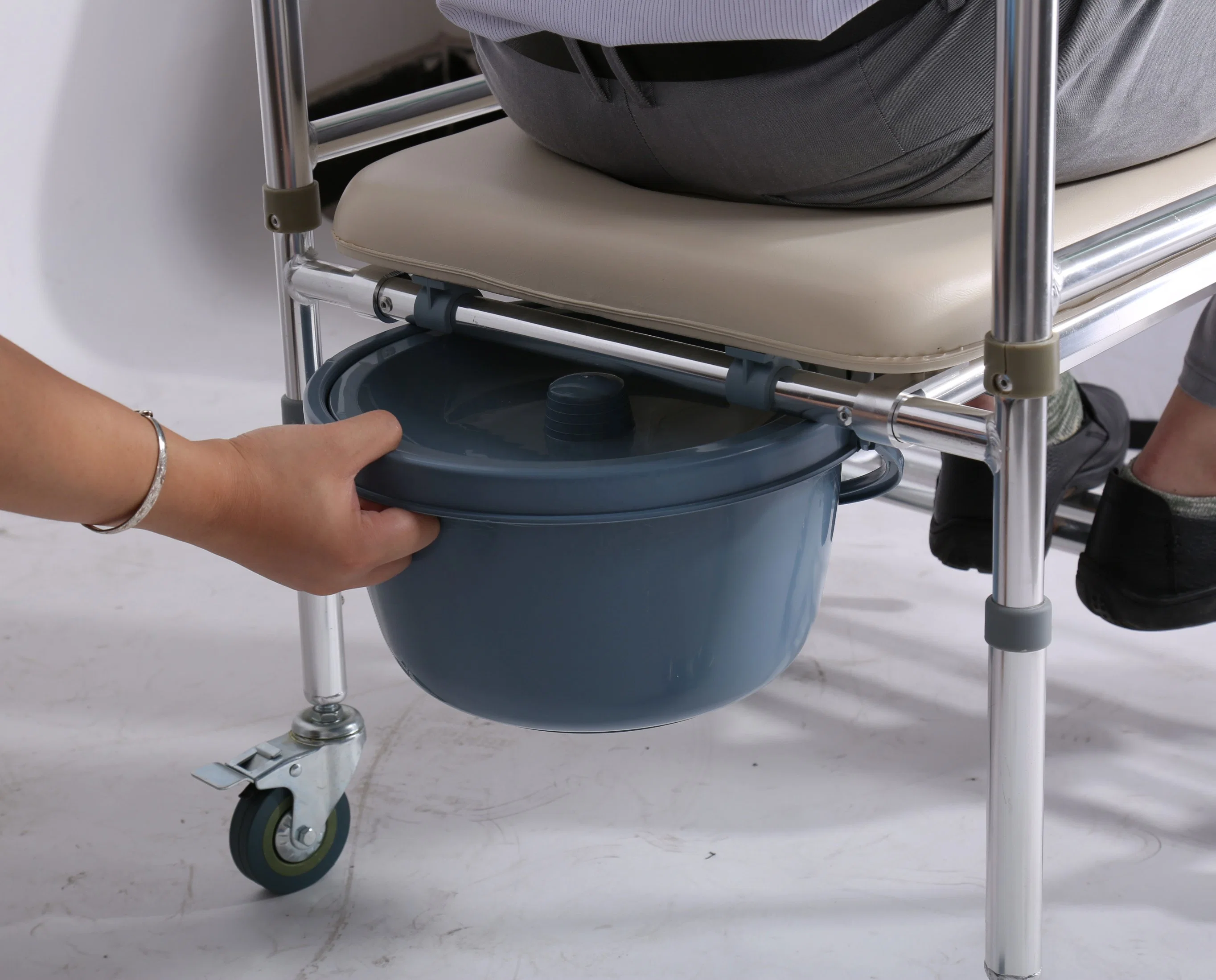 Patient Manual Aluminum Steel Uplift Toilet Transfer Portable Foldable Commode Chairs Shower