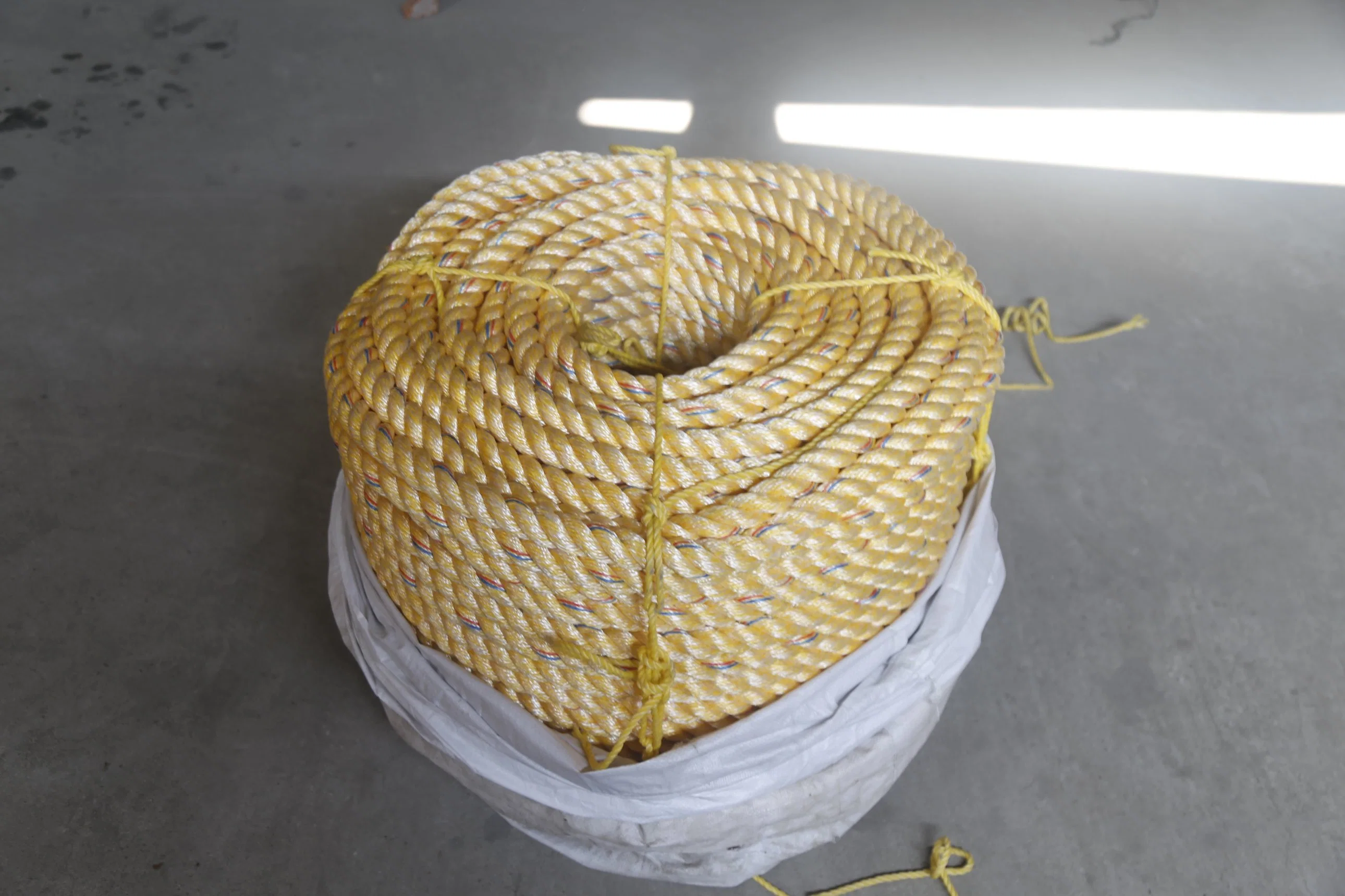 3/4/8/12 Strand Angelausrüstung Marine Kunststoff Baumwolle Polyester PP Nylon Thimble Mooring Polypropylen Preis Macrame Schiff Winch Polyethylen Tiger Seil