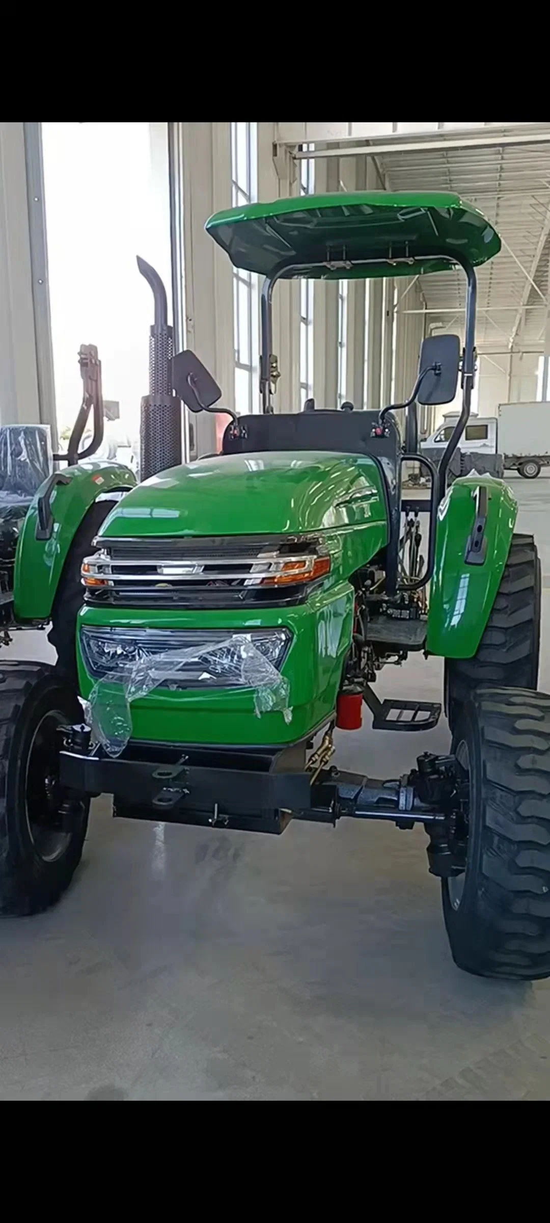 4X4 Wheel Tractor with Special Tires Used for Lawn Garden