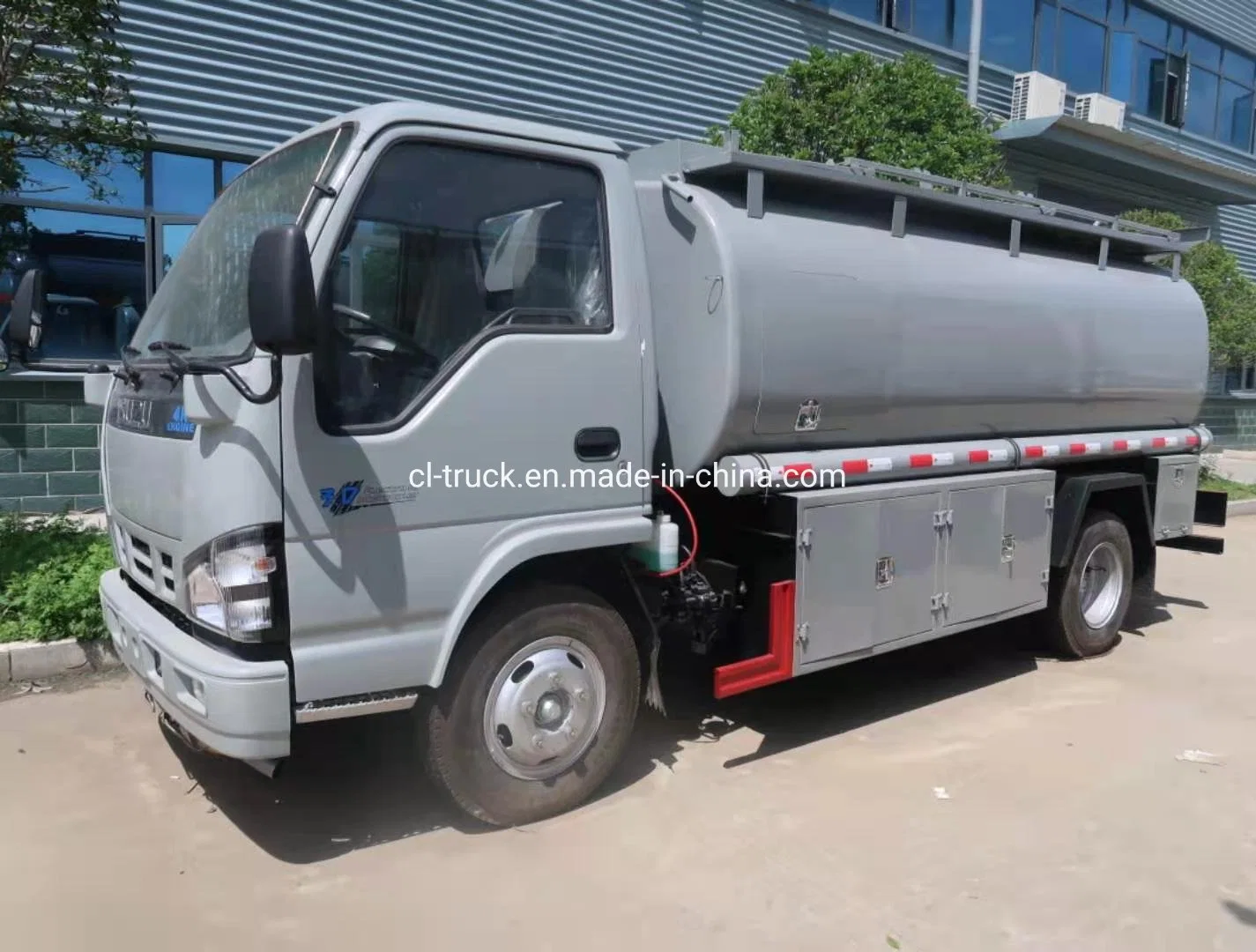 Japan Isuzu 600p 4000liters 5000liters 6000liters Oil Fuel Tank Truck for Sale