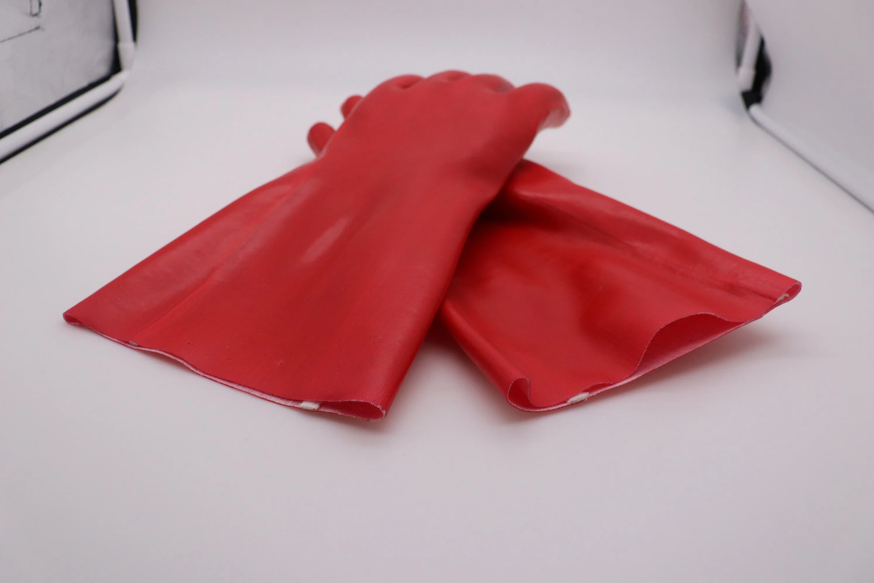 Gants en PVC de couleur rouge avec manchette de Guantanlet résistance chimique Gants certifiés ce