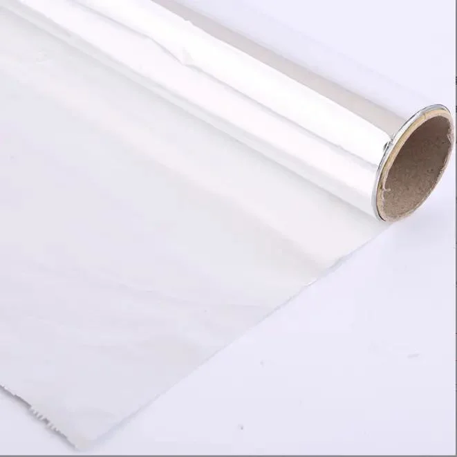 El papel de aluminio para la cocina el envasado de alimentos