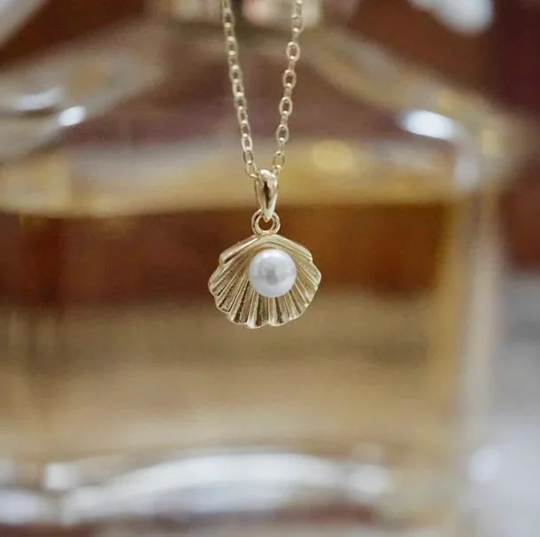 Delicate Design 14K Gold Plated 925 Sterling Sliver Personalized Pearl Seashell Pendant Necklace