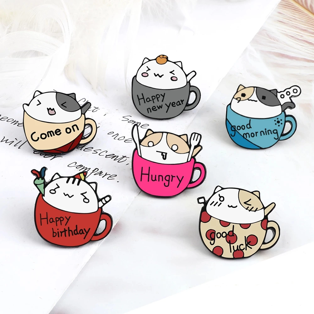 Amazon Hot Sale Moda Diseño Sombrero Brooch Pins Lapel Enamel Lindo Cartoon Cat Metal impresión Interpol Coin V12 aleación de zinc Distintivo personalizado de texto de proveedor de China