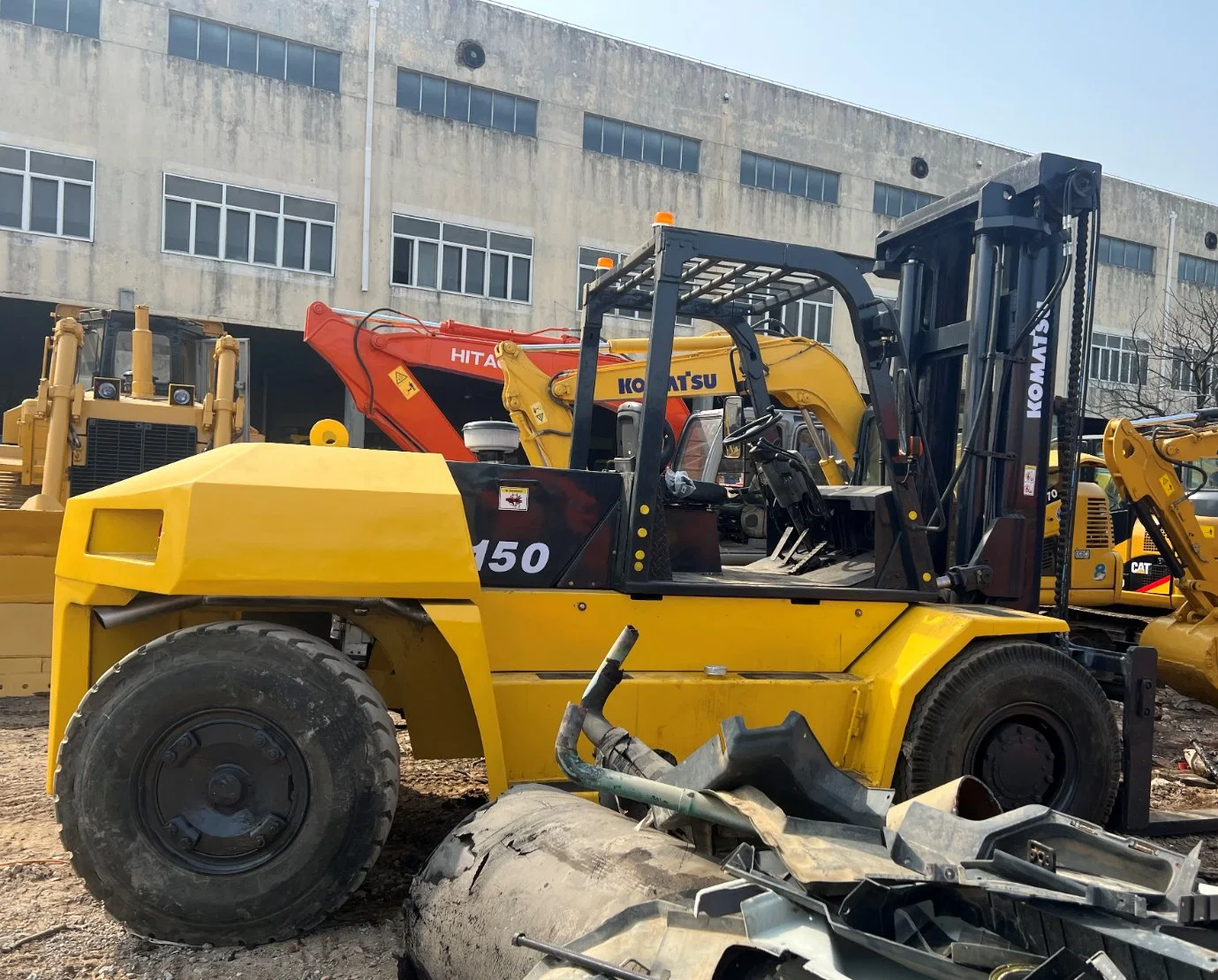 معدات الرفع الغلفازية المستخدمة Komatsu Fd150 عالية الجودة بسعر لطيف