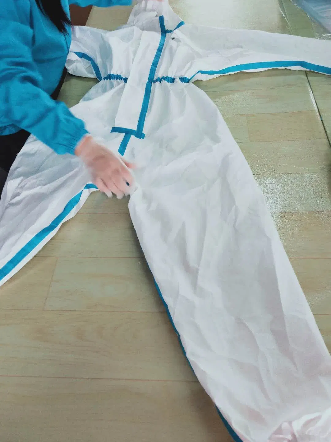 Disposable White Coverall Safety Uniform Isolation Gown Suit Full Body Protective Hooded Clothes Work Wear