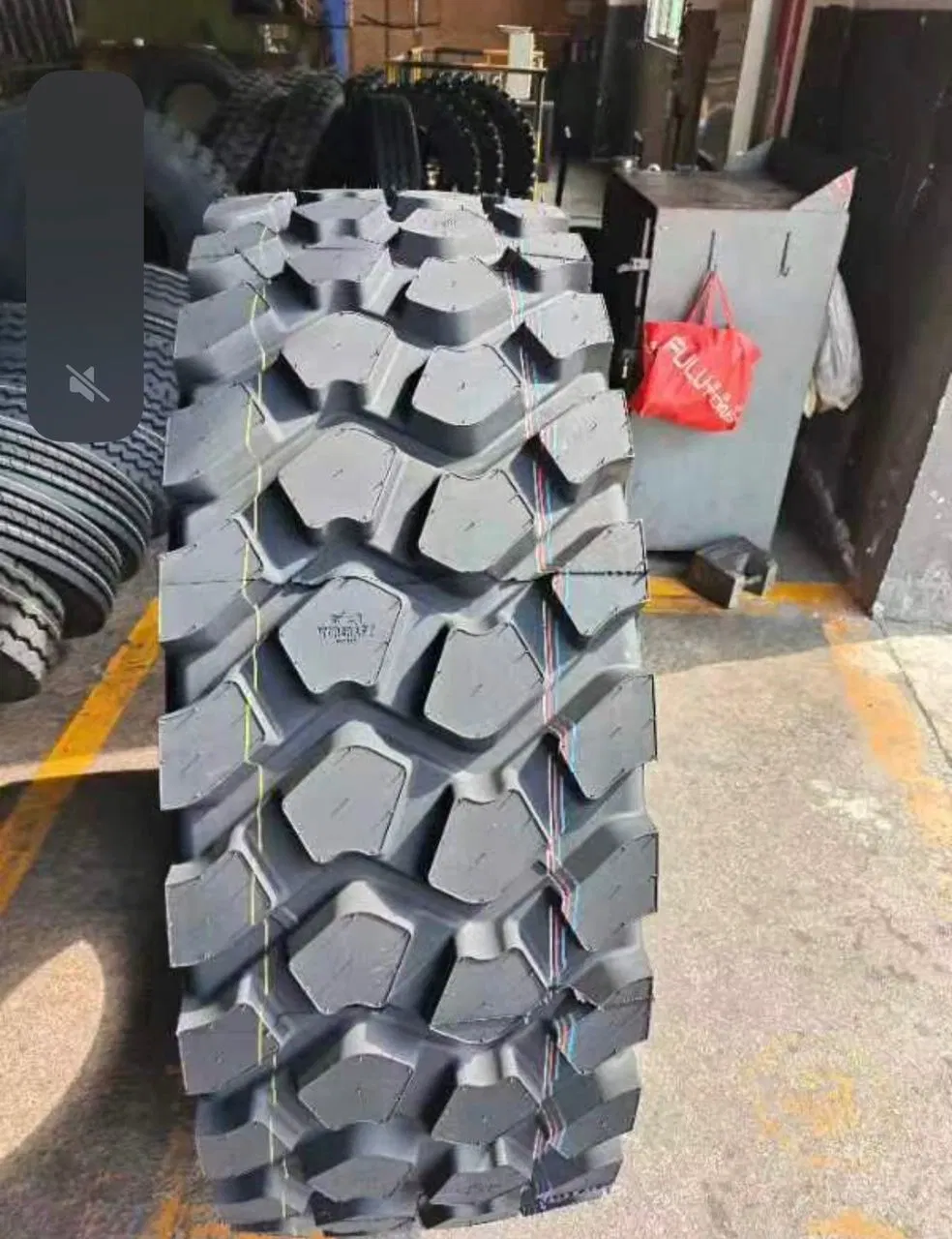 Worcraft Brand OTR Indutrial Tyre 16.00r20 425/85r21 14.00r20 12.00r20 29.5r25 26.5r25 23.5r25 Heavy Gas Oil Truck Industrial Tyre Tire TBR OTR