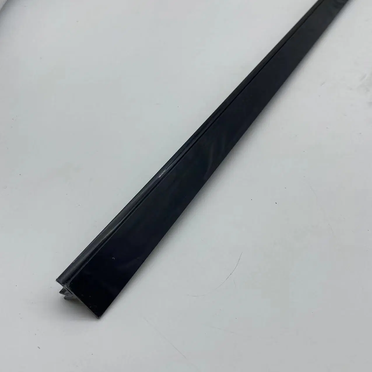 Experienced Custom PVC/PE/PC/ABS Plastic Extruded Corner Plastic Profile