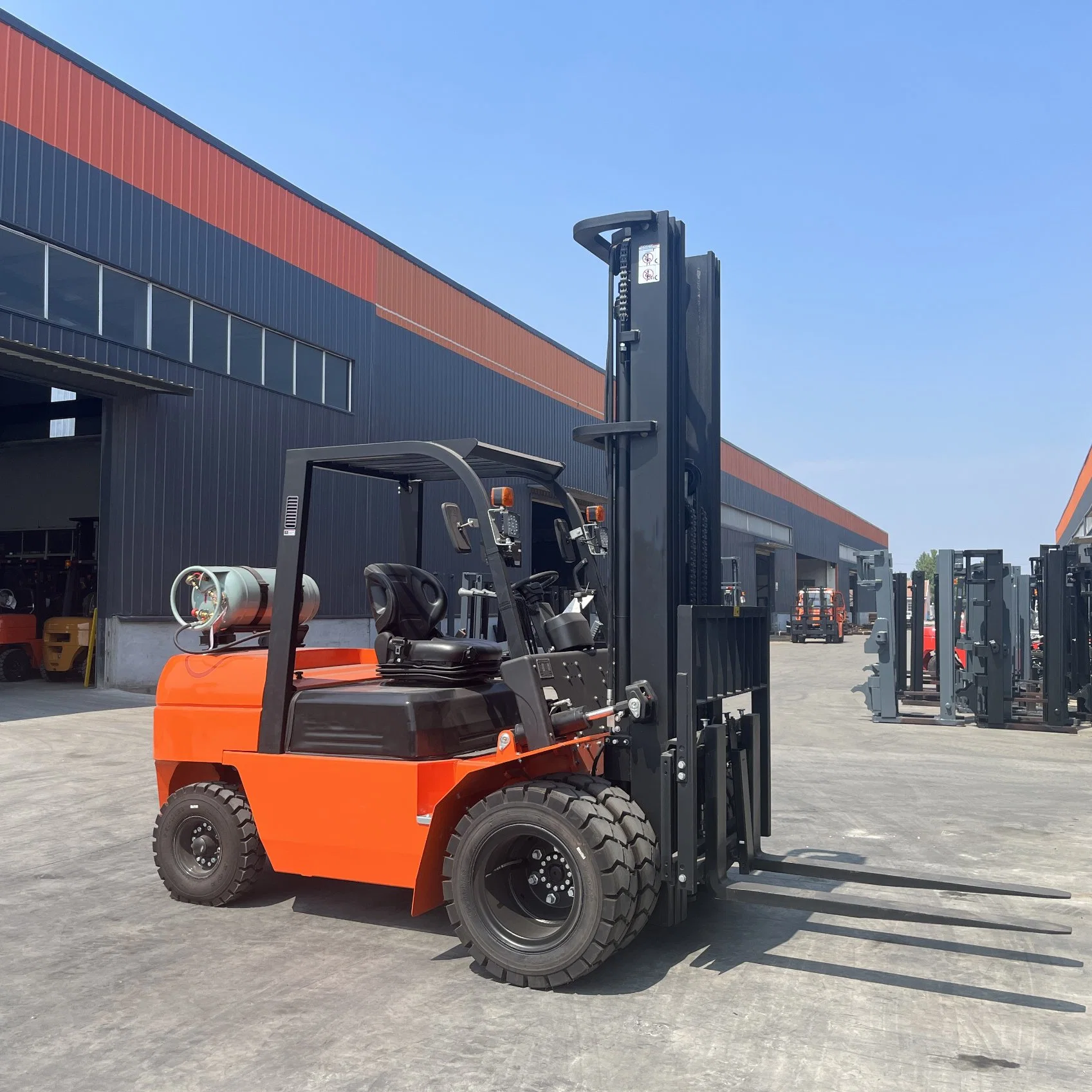 4.0 Ton Strong Power Forklift Truck with Top Construction Machinery China Manufacturer