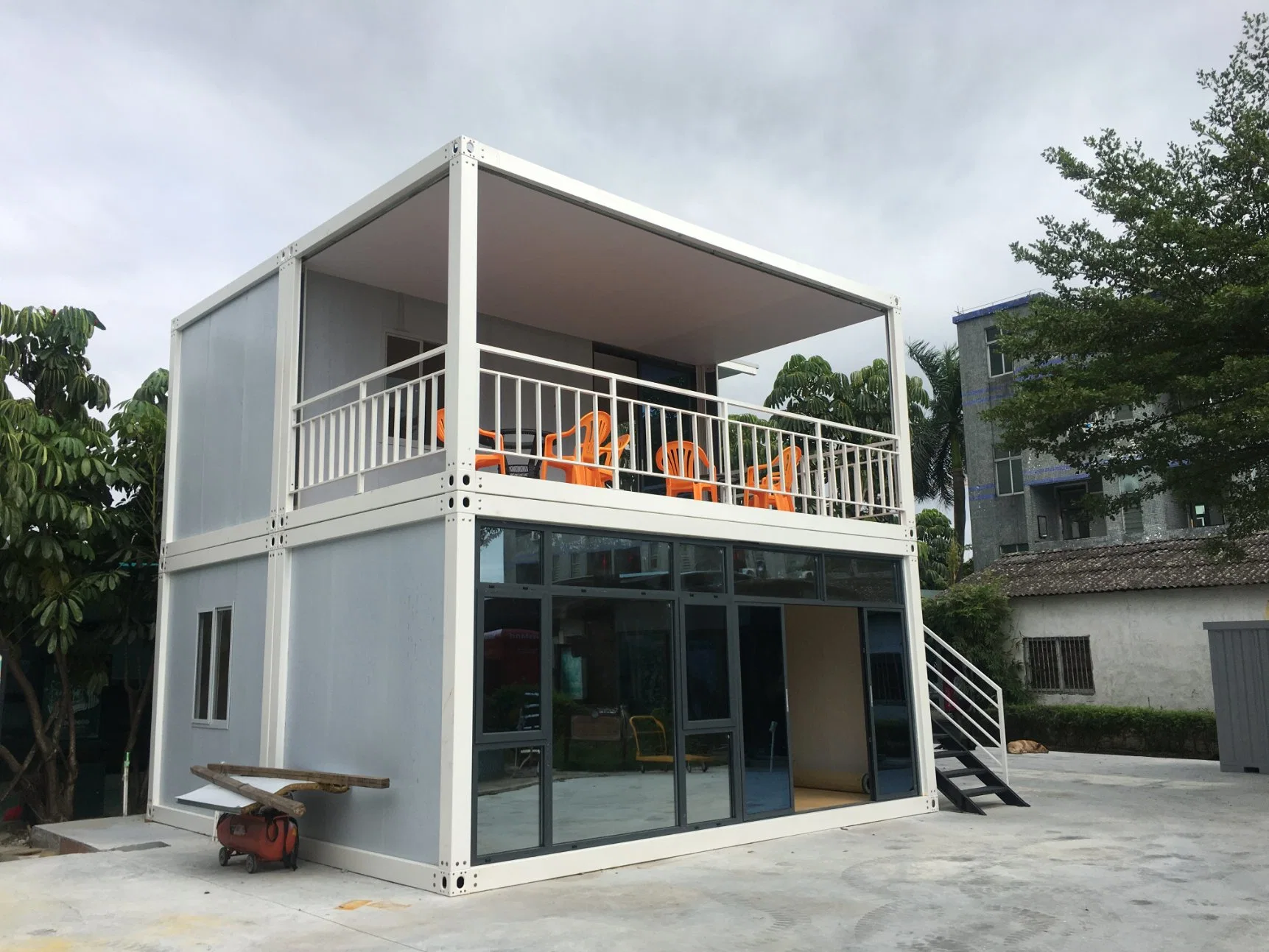 Customized 20ft Muster Customization Prefab Homes Prefabricated Modular Home Preis Büro Container Wohnen Tragbare Lagerung Container House