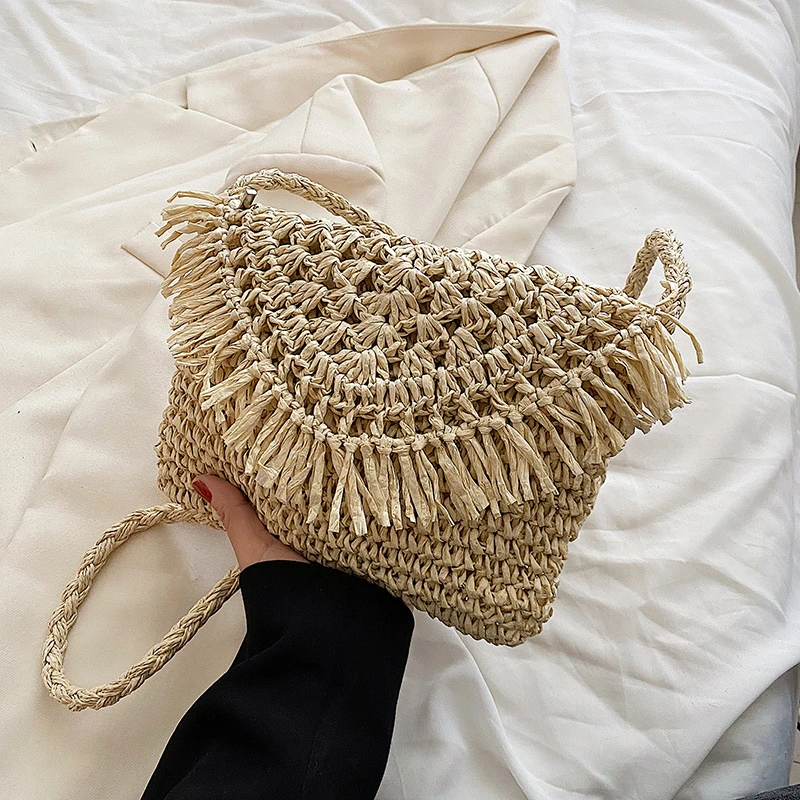 Simple and Fashionable Hand-Woven Straw Bag