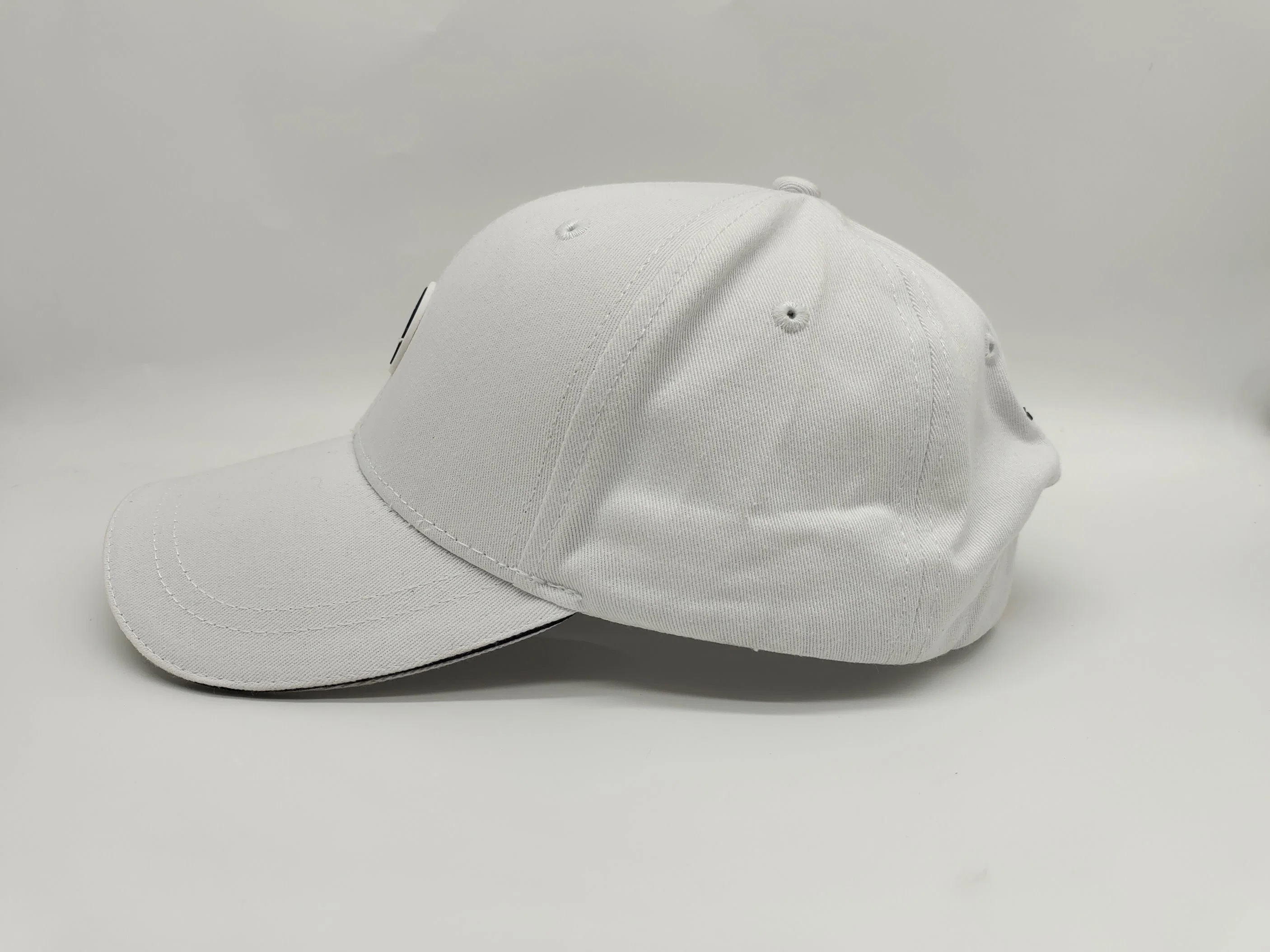 White Customized Cotton Baseball Cap Sports Hat with 3D Patch Logo Sandwich