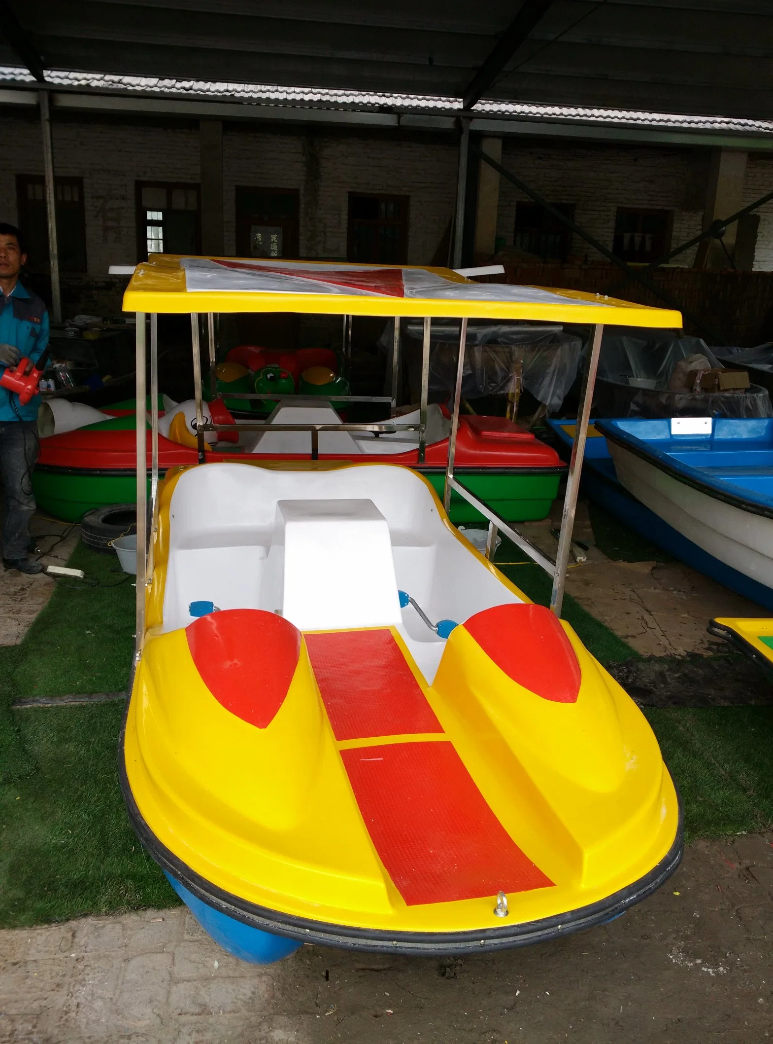 Fiberglass Lake Leisure Pedal Boat for Rental