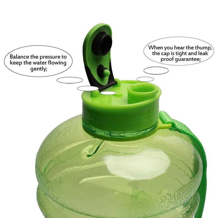 Цвет пластика пространства чашки подпрыгивают бутылка воды