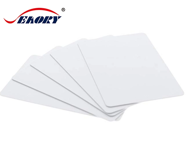 Version imprimable Cr80 Sublimation plastique blanc ID carte vierge d'affaires PVC