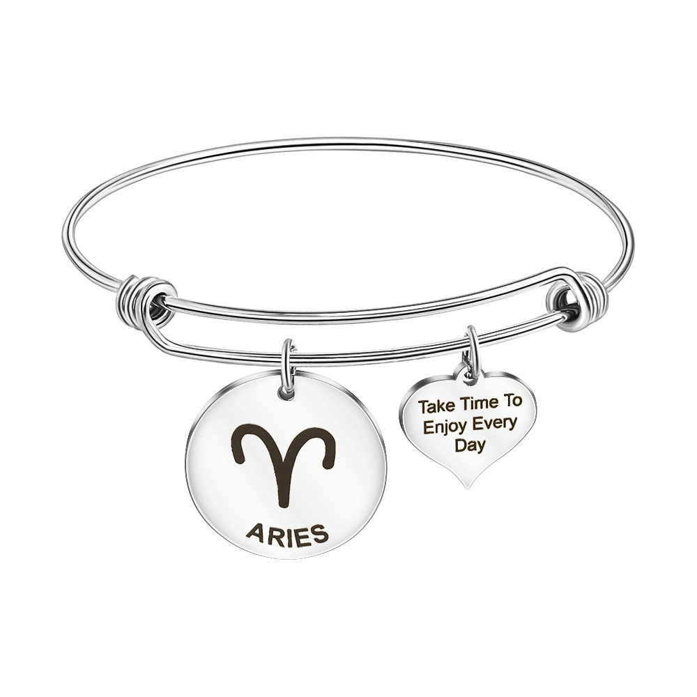 Nome personalizado personalizado gravado Lucky Blangle Charm pulseira dia das mães Presente