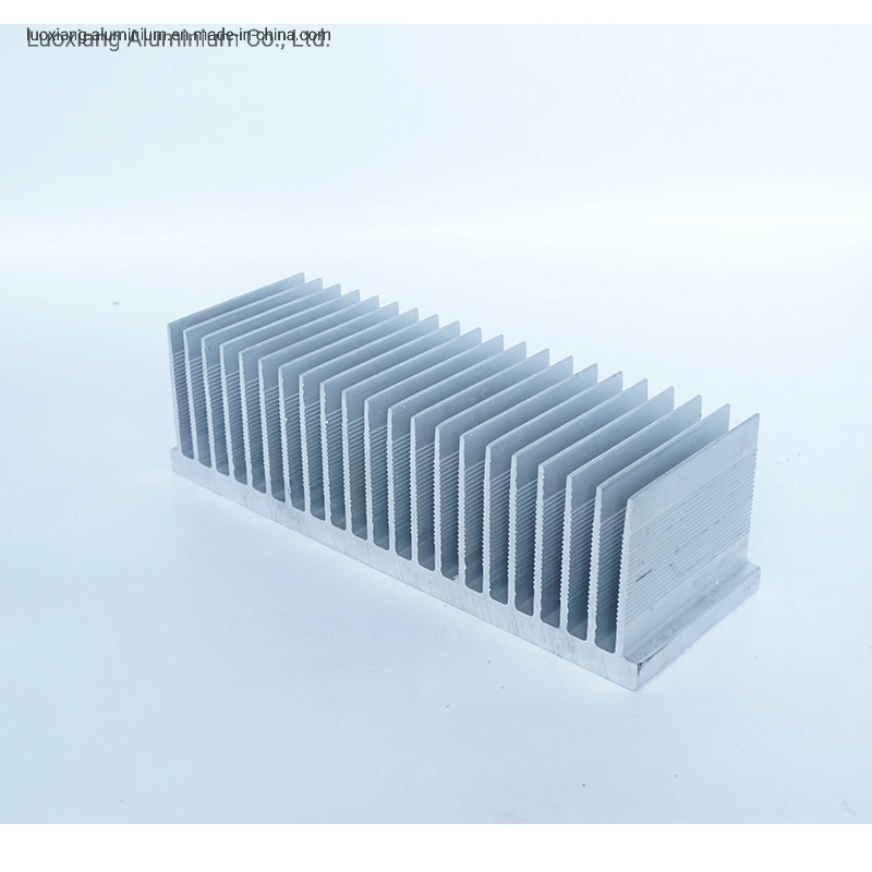 Les fabricants de gros de personnalisation de dissipateur thermique en aluminium extrudé 140mm