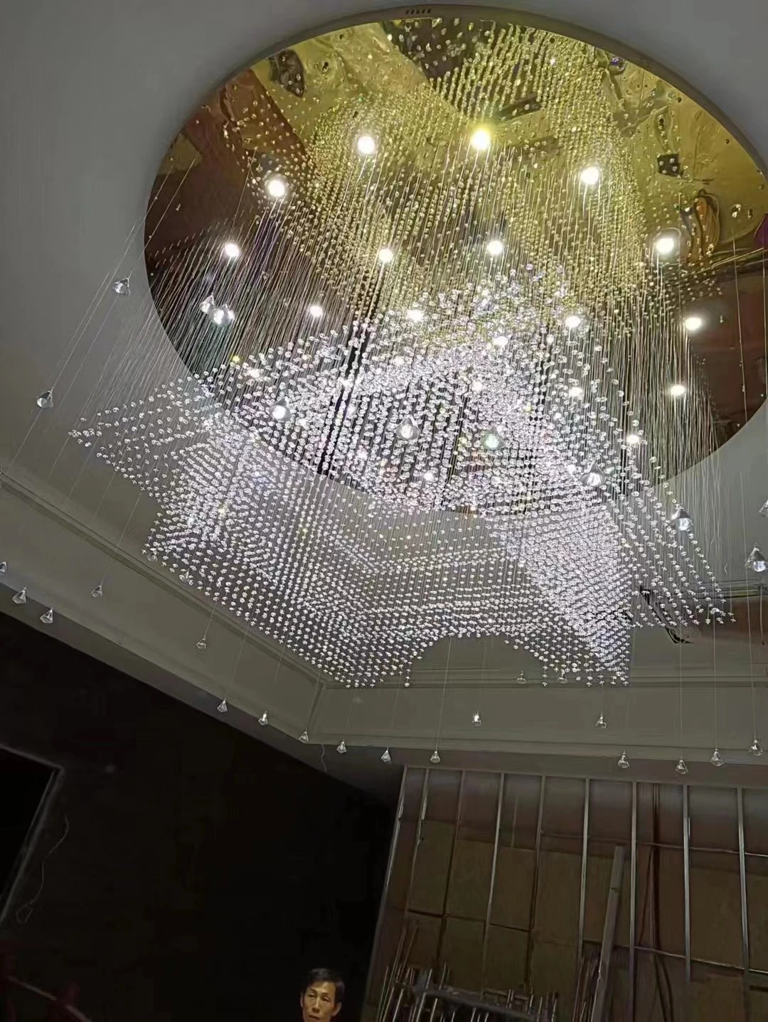 Lámpara colgante lámpara de araña de cristal de lujo en el techo del vestíbulo accesorios de iluminación LED