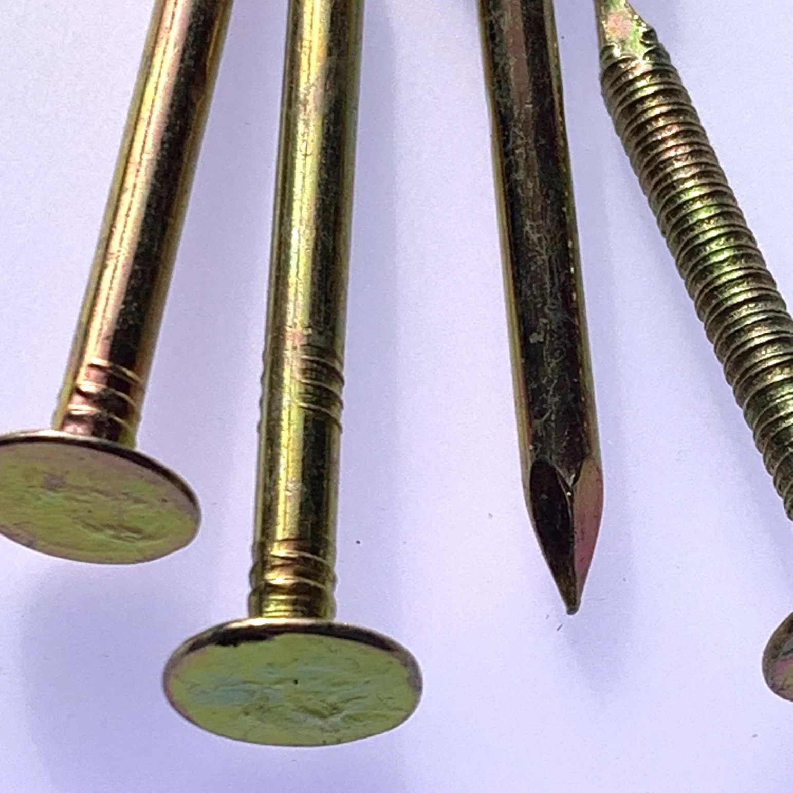 Free Samples15-Degree Round Head Wire Weld Collated Smooth Shank Electro Galvanized Coil Roofing Nails