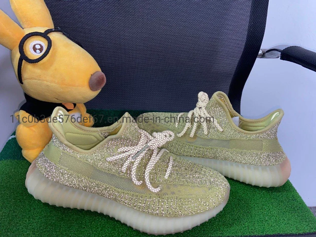 При работающем двигателе на заводе Putian кроссовки Кэйни Уэст Yeezy 350 500 700 фирменные кроссовки