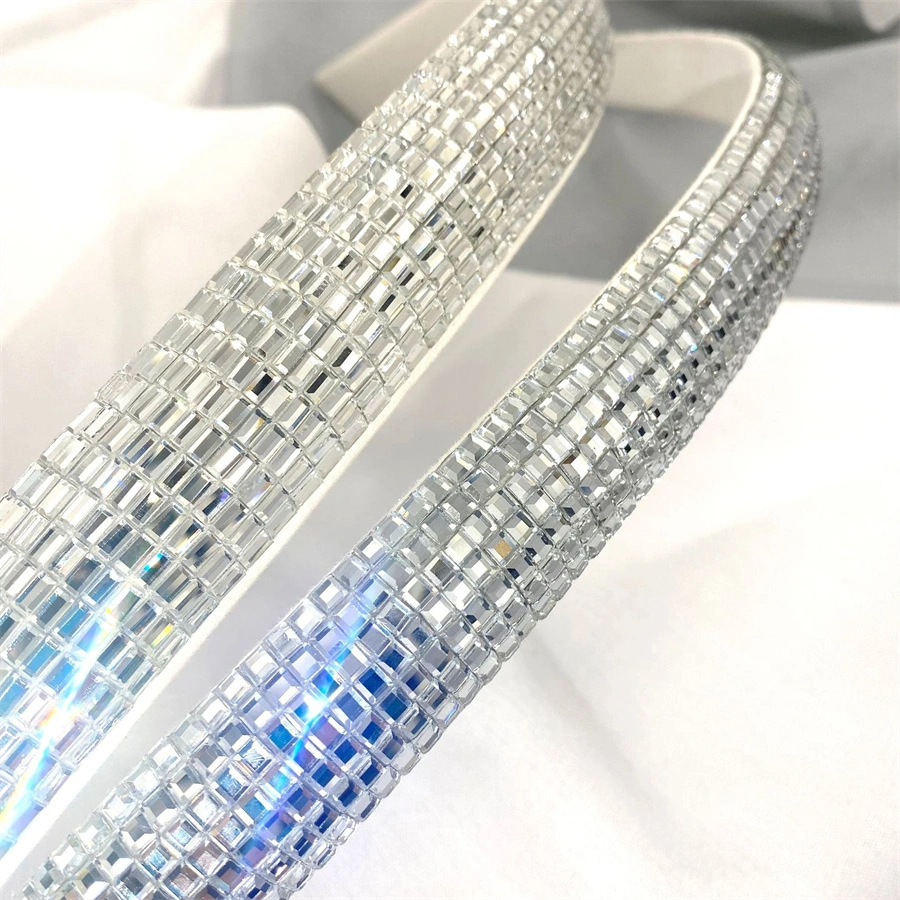 Commerce de gros de haute qualité en verre large Bling Bling Strass cristal Accessoires de Mode sandale de chaussures Chaussures Accessoires supérieure