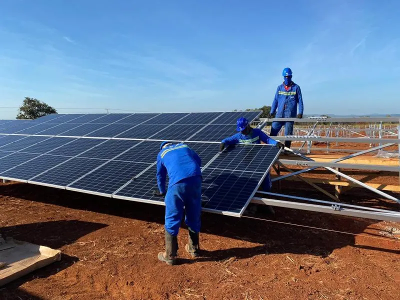 Panel solar monocristalino 570 W 10bb los módulos de 585 vatios de energía solar fotovoltaica