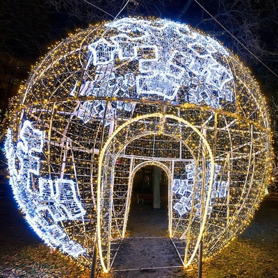 Hot Sale Giant Large Outdoor or Indoor Christmas Ball Light Decoration for Park and Shopping Mall