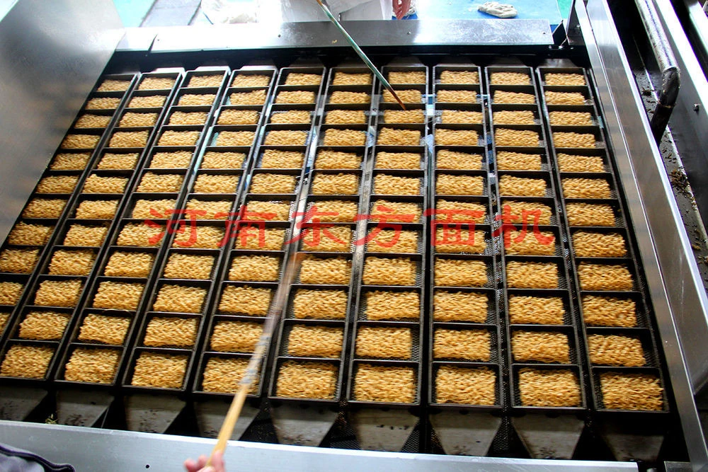 Machine automatique de fabrication de nouilles en acier inoxydable avec feuille de pâte réglable Paramètres d'épaisseur