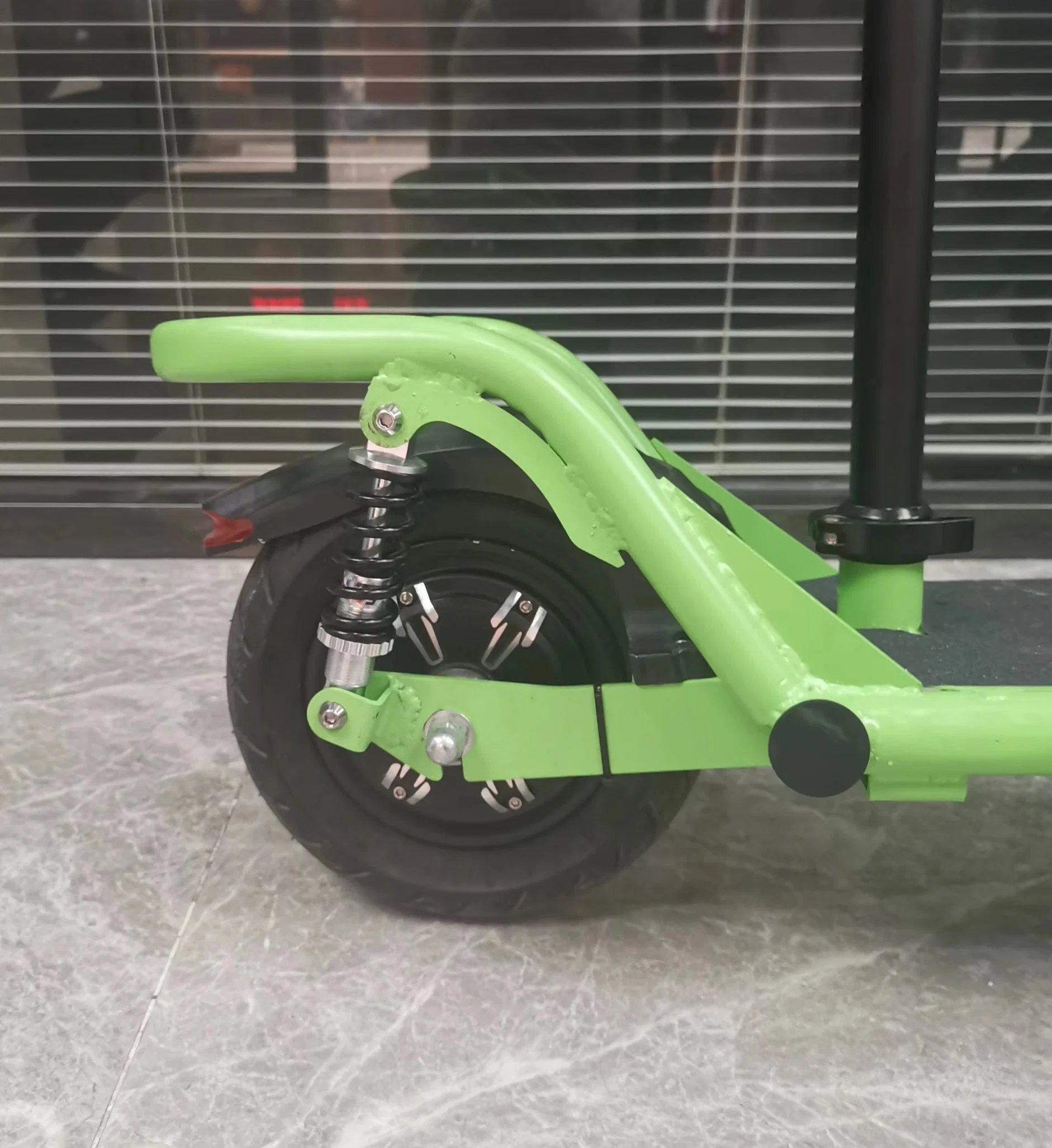 Scooter de venda a quente na Europa 2022 moto elétrica barata rápida E scooter 36 V 250 W scooter elétrica dobrável de 2 rodas para Adultos