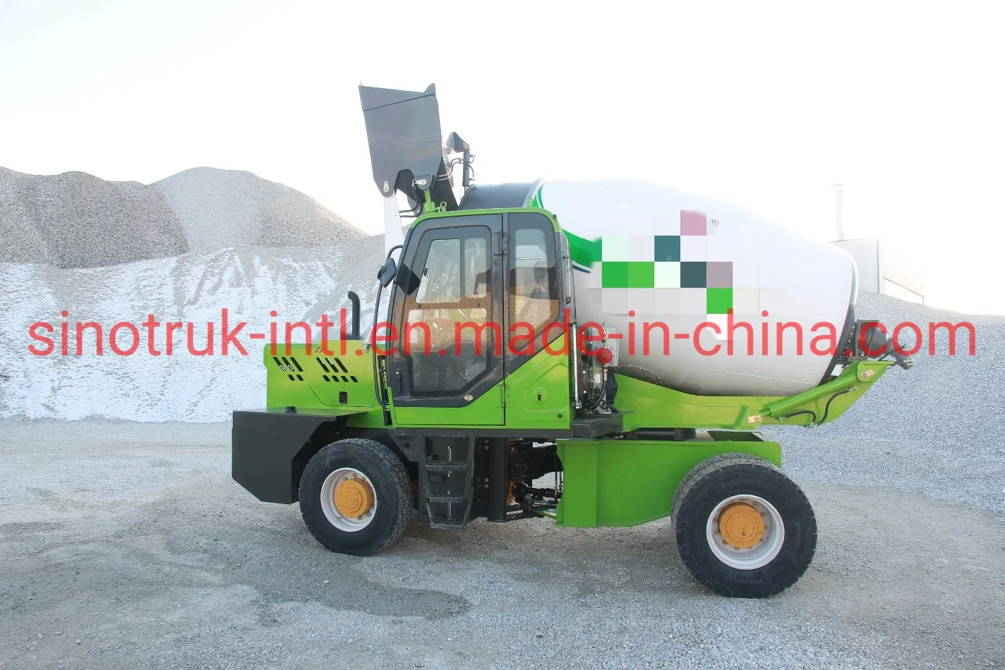 Portable Mini Concrete Mobile Mixer with Self Loading