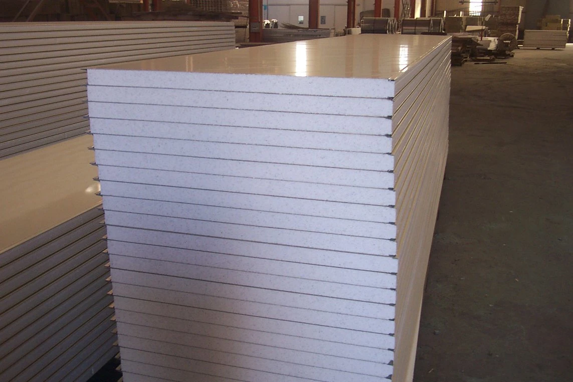 Light Weight Polyurethane Sandwich Panel for Construction Material