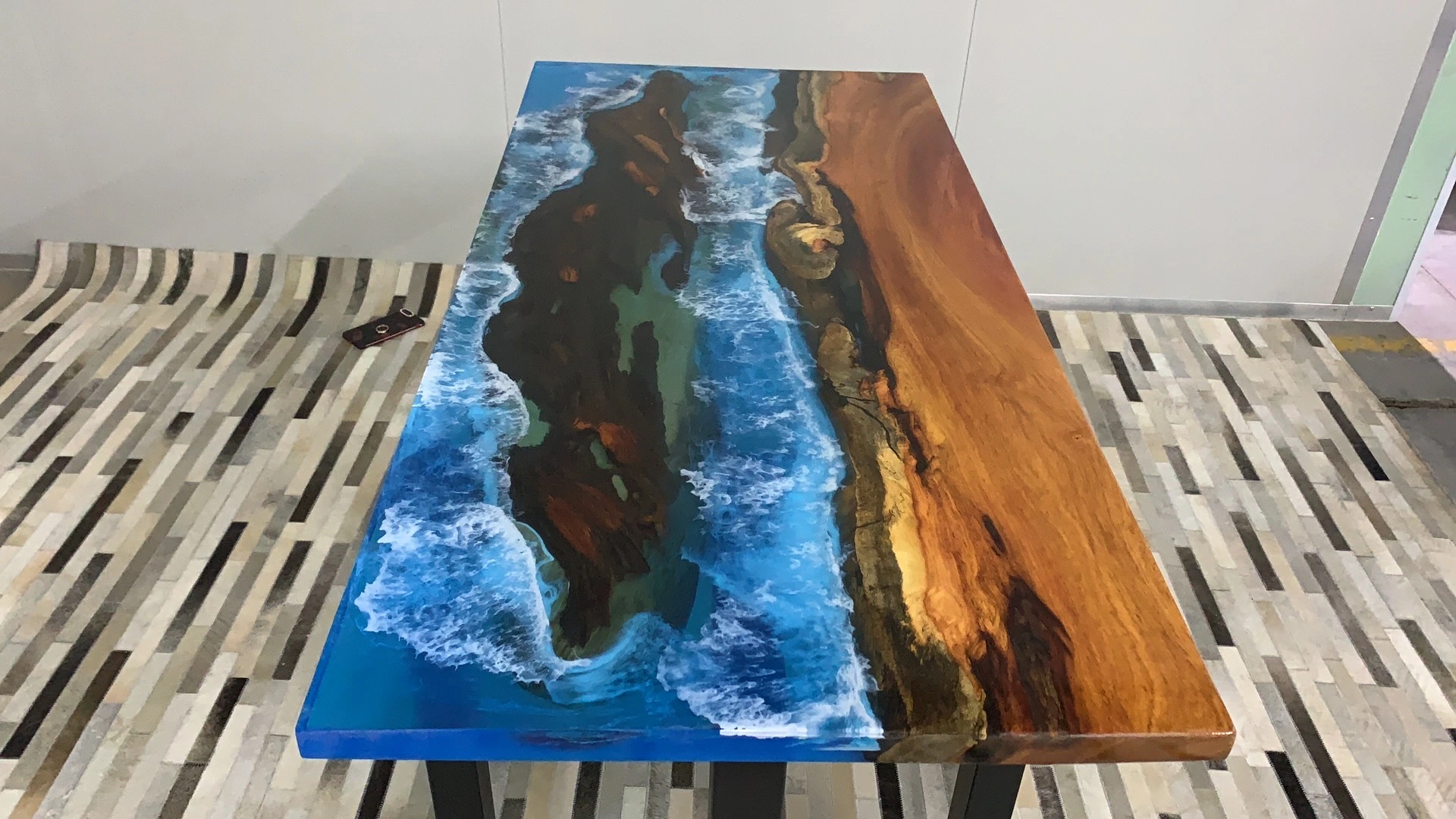 Epoxy Resin Table 3h Hardness Scratch Resistant Epoxy Resin and Wood Table Dining Table Set