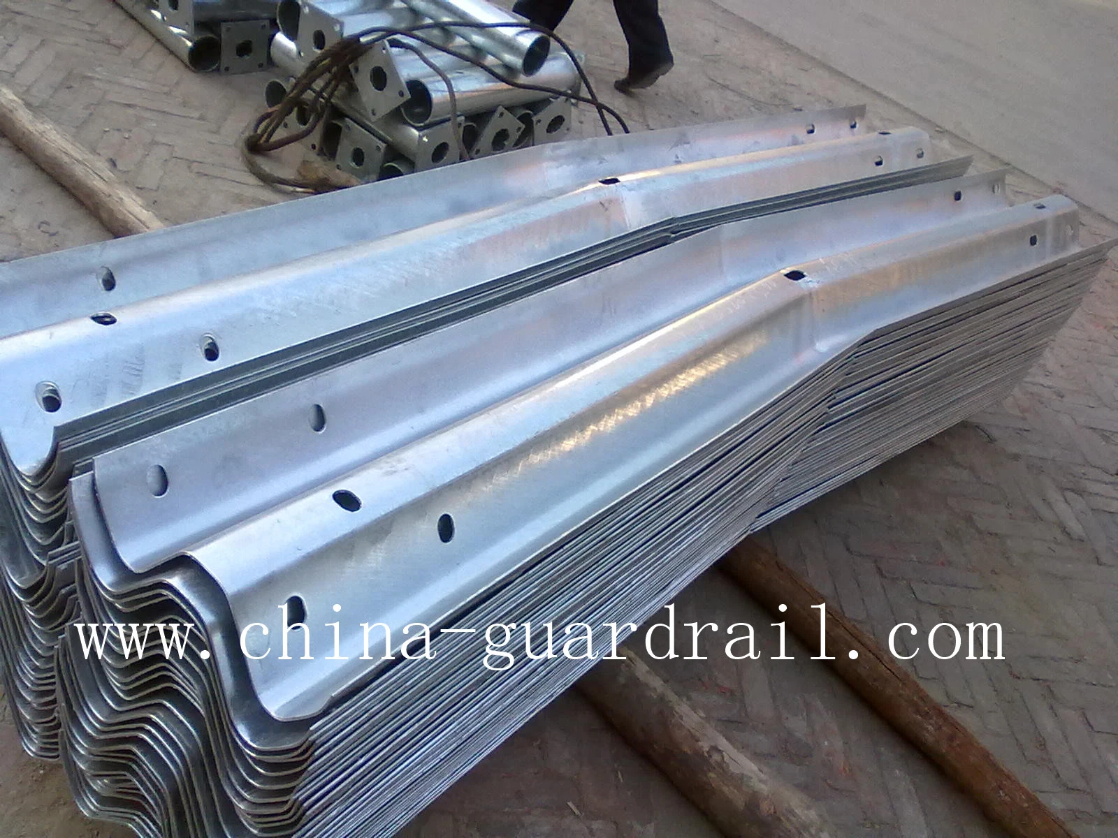 Traffic Barrier Galvanized W Beam Metal Highway Guardrail