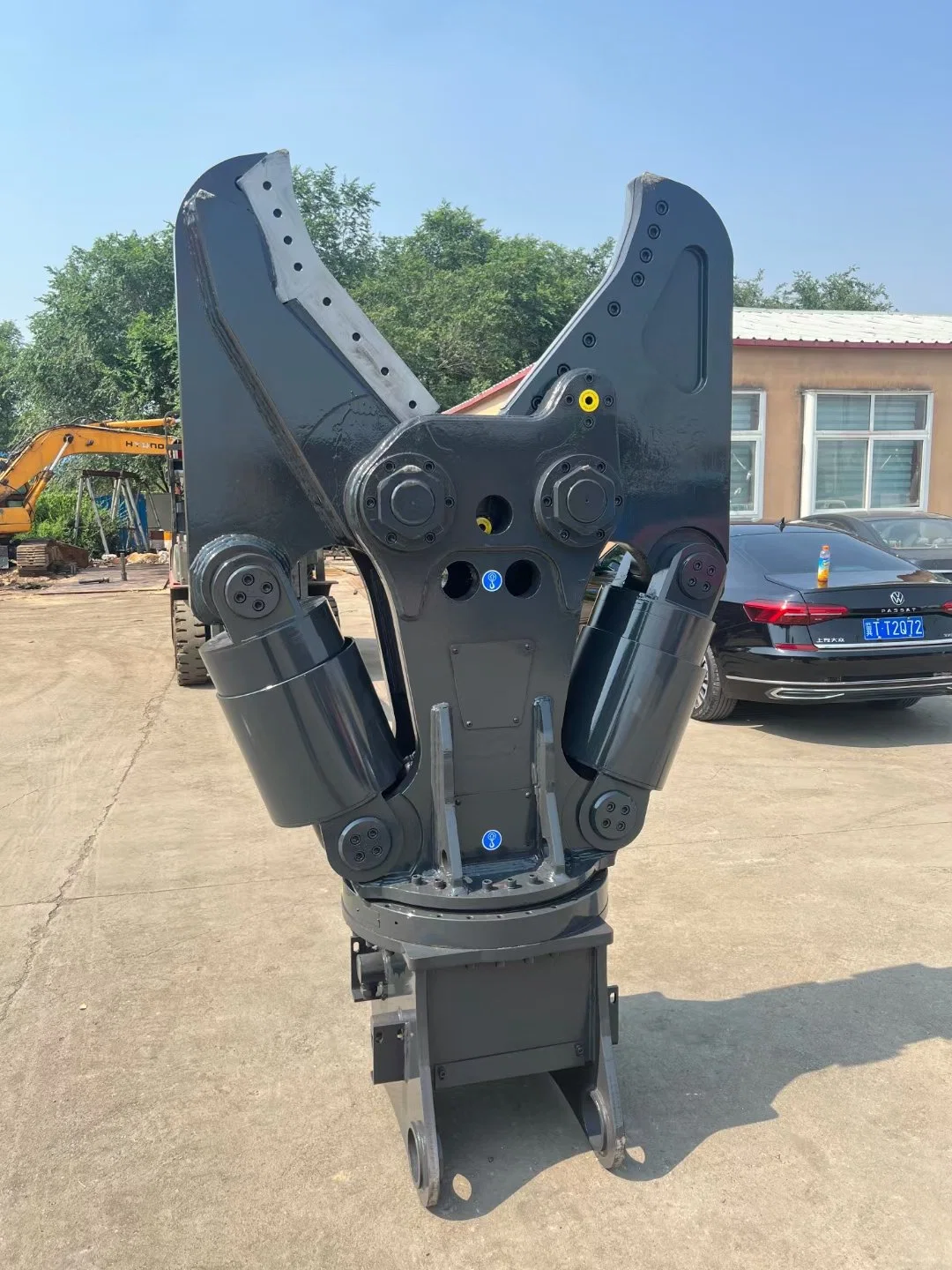 Construction Machinery Attachment Double Cylinder Shear Excavator Part for Sale