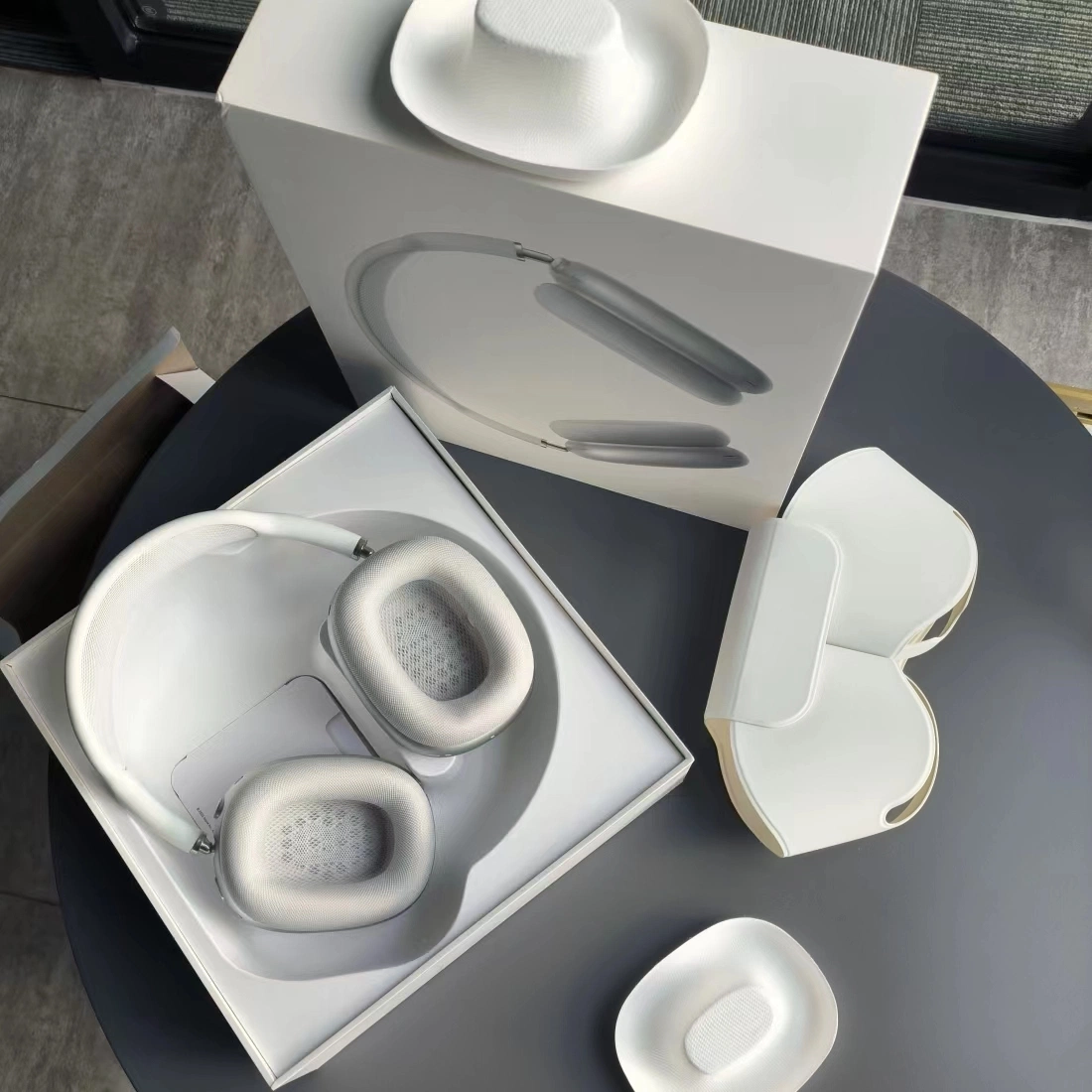 جرد AirPODS" الحد الأقصى لسماعات الرأس من Apple