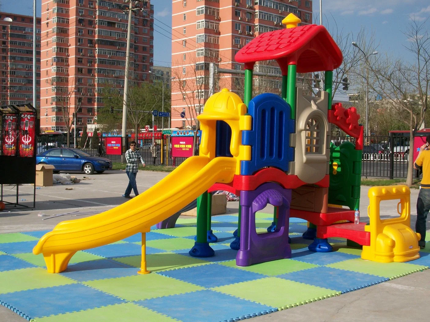 Qitele Aire de jeux extérieure Kidscenter Aire de jeux intérieure en plastique pour enfants (KID-22201, CD-07X)