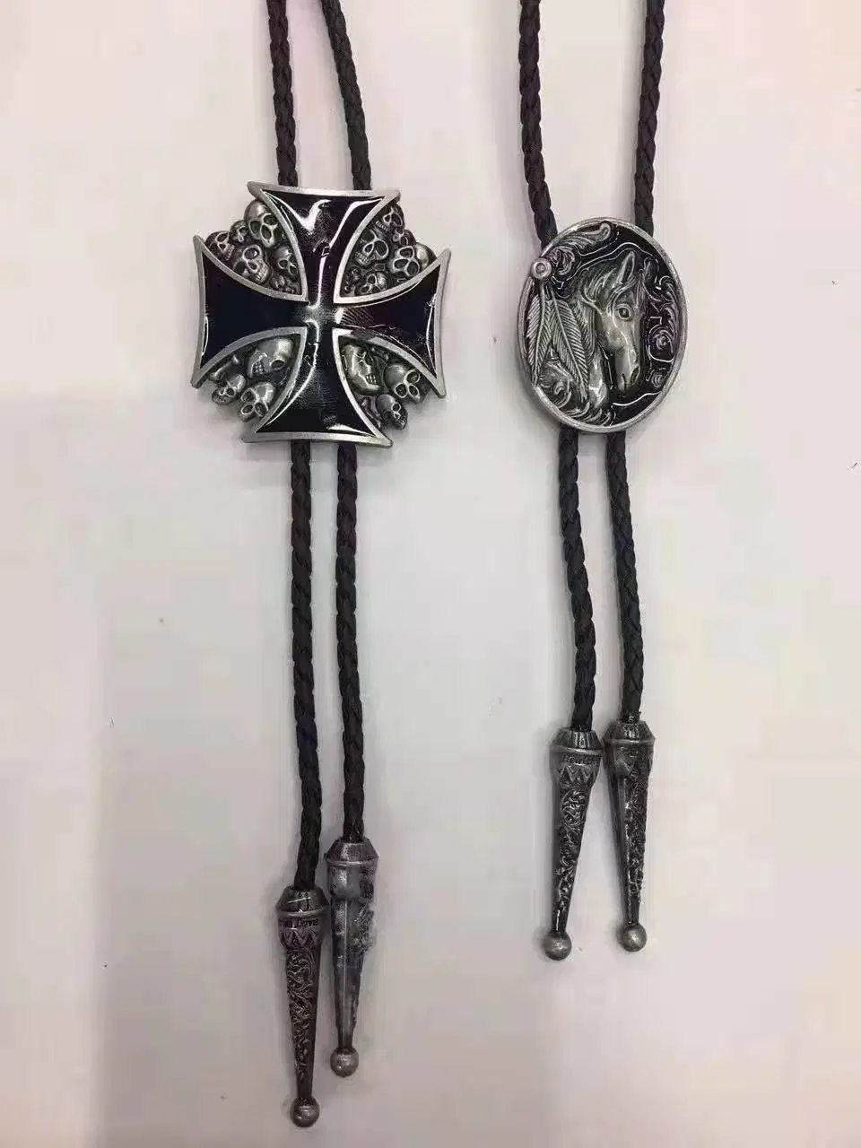 Custom made 3D cúbico Zinc Alloy chapéu Western Cowboy Design de atá Bolo Atacado